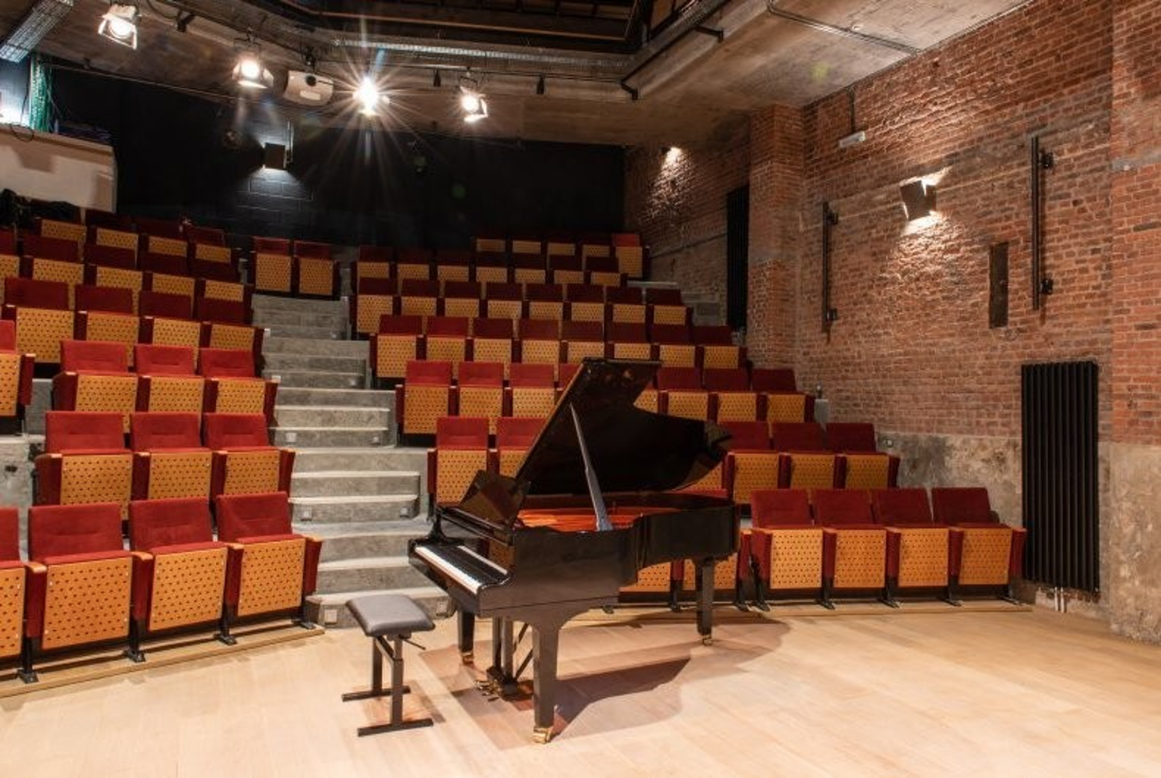 Boudoir - Intimate Theater Space — foto 5