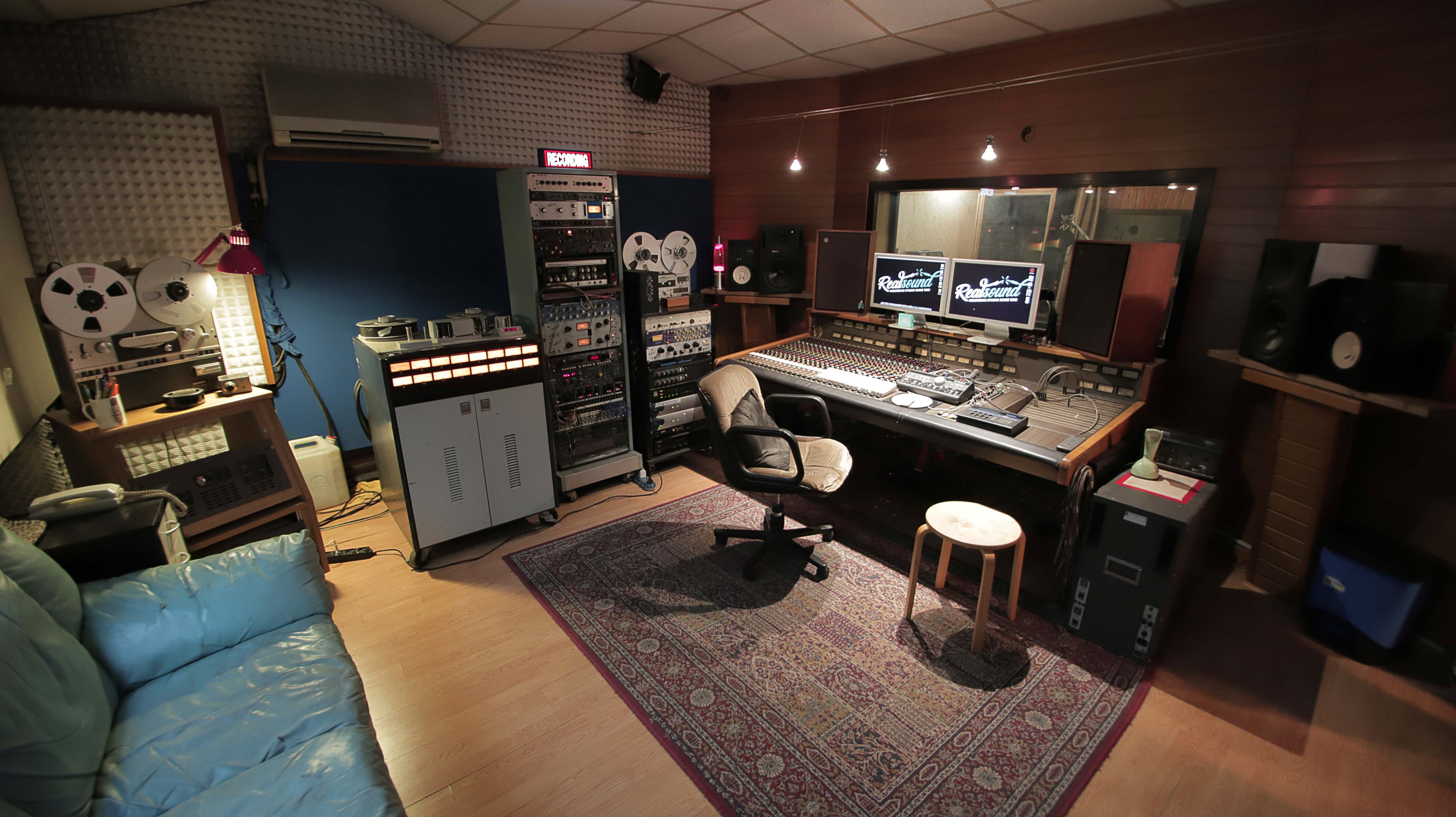 Control room — 写真4