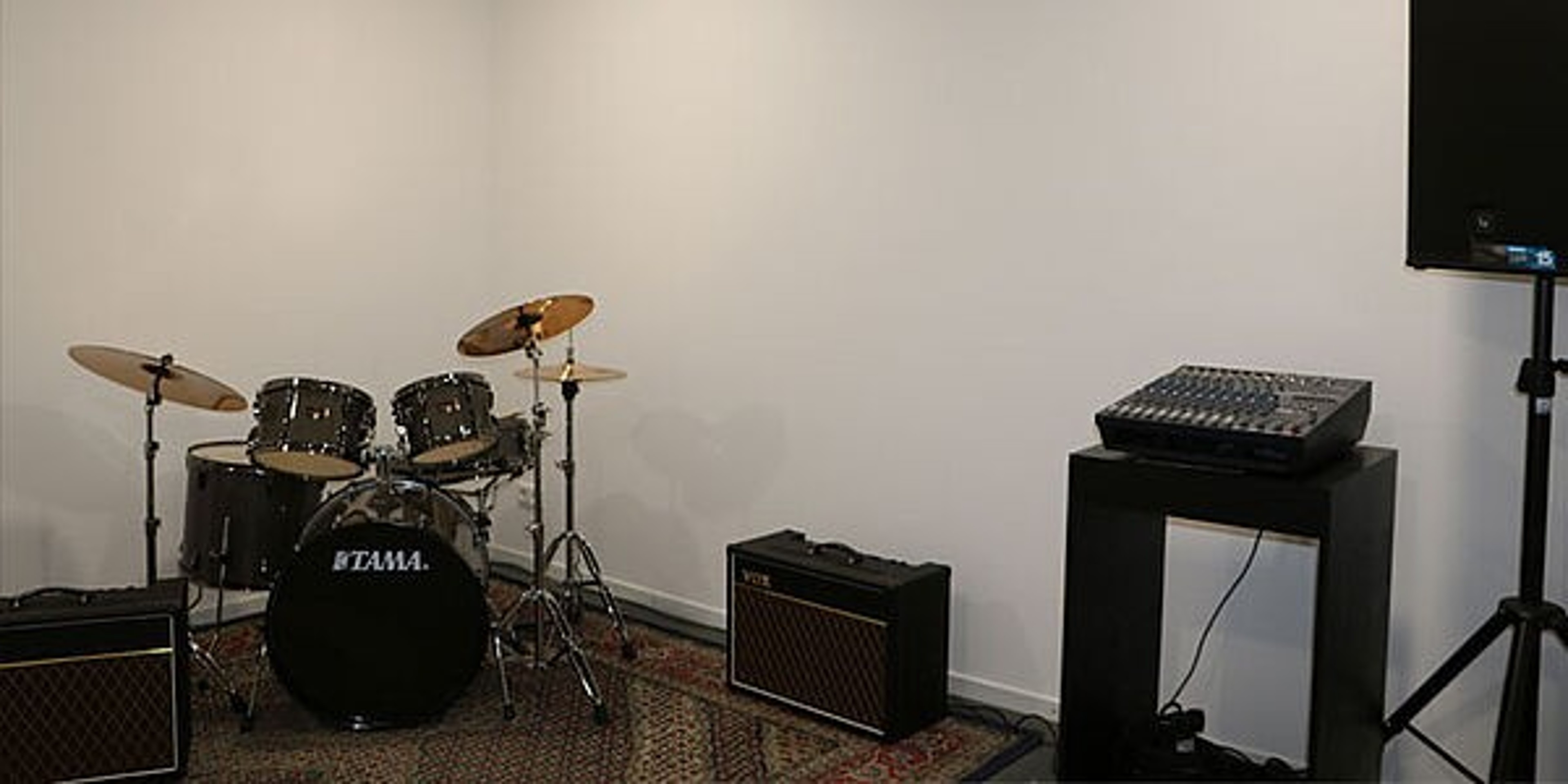 Cozy, well equipped rehearsal space