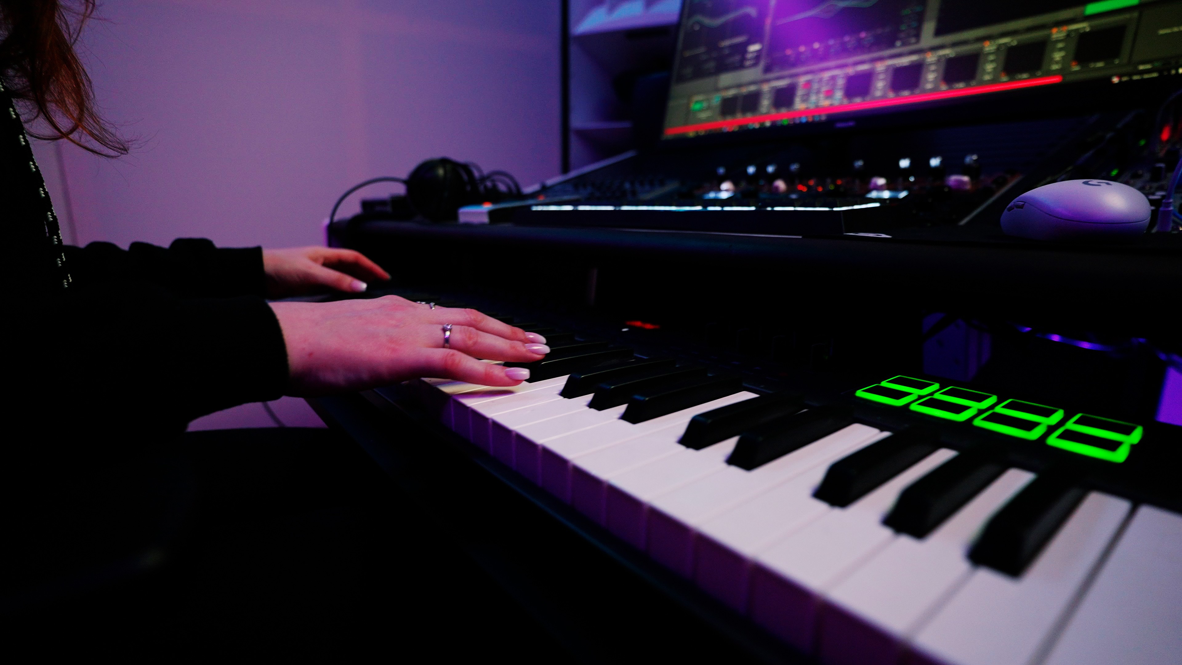 Basel QX3 Studio – DIY Electronic Production — 写真2