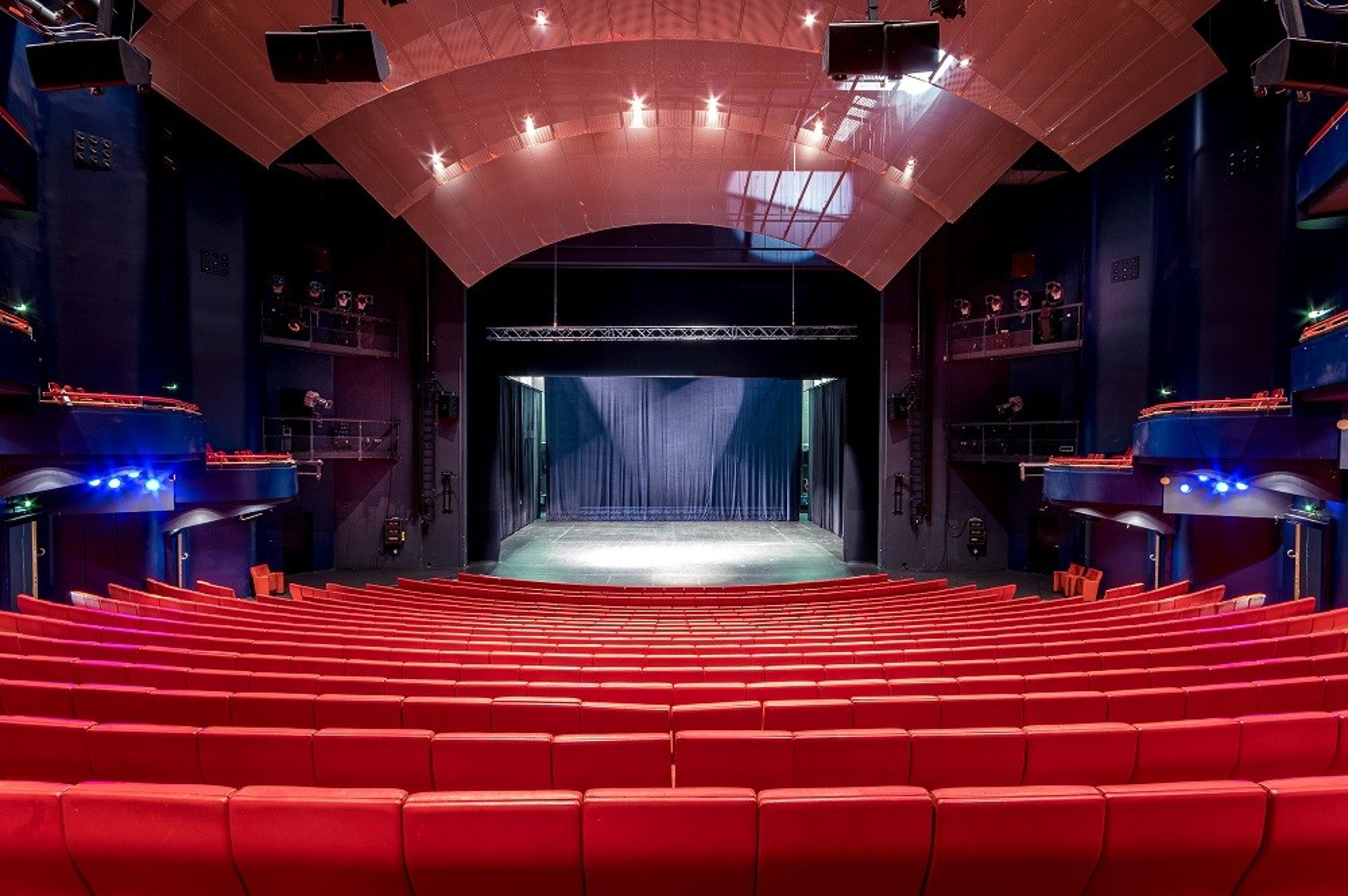 Metropol Theater Bremen — photo 2