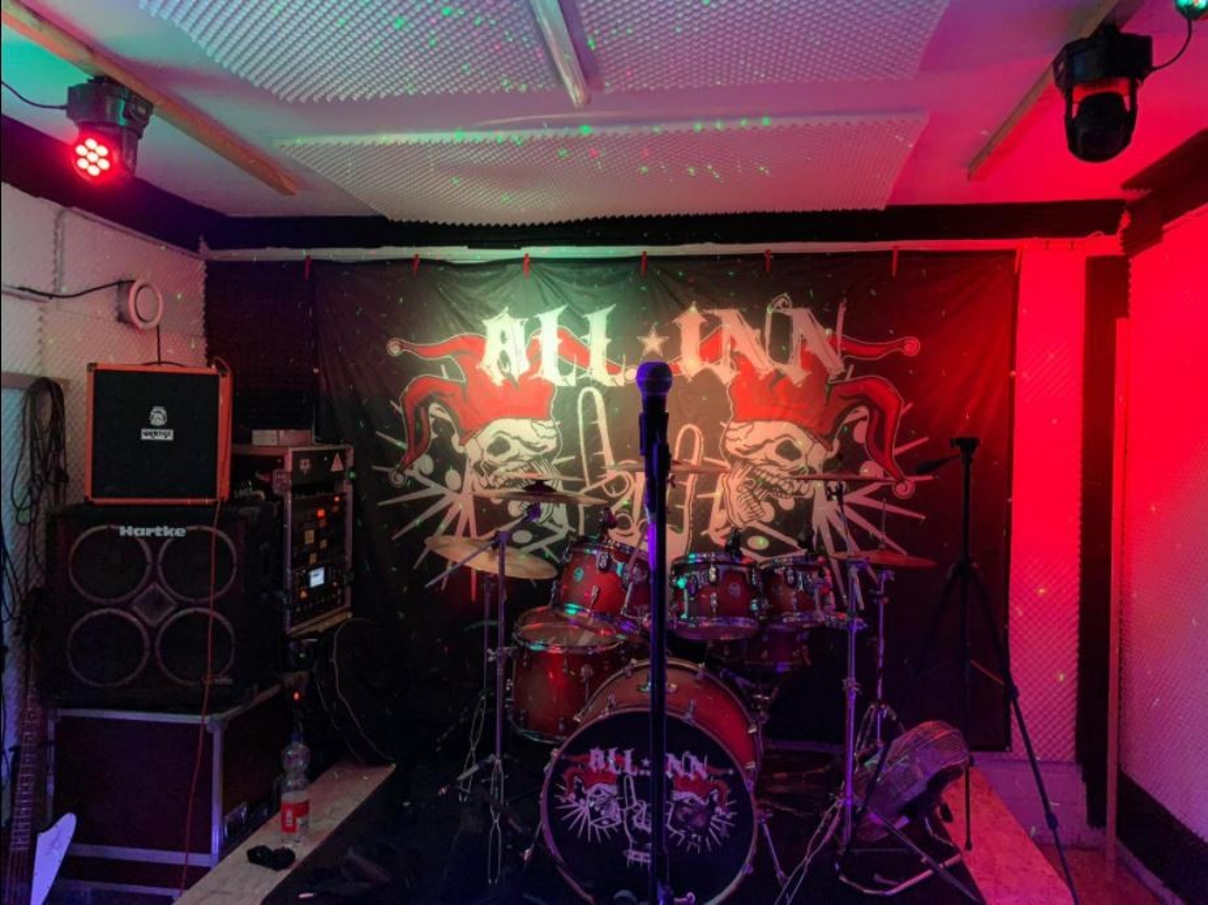 Basic rehearsal room - A