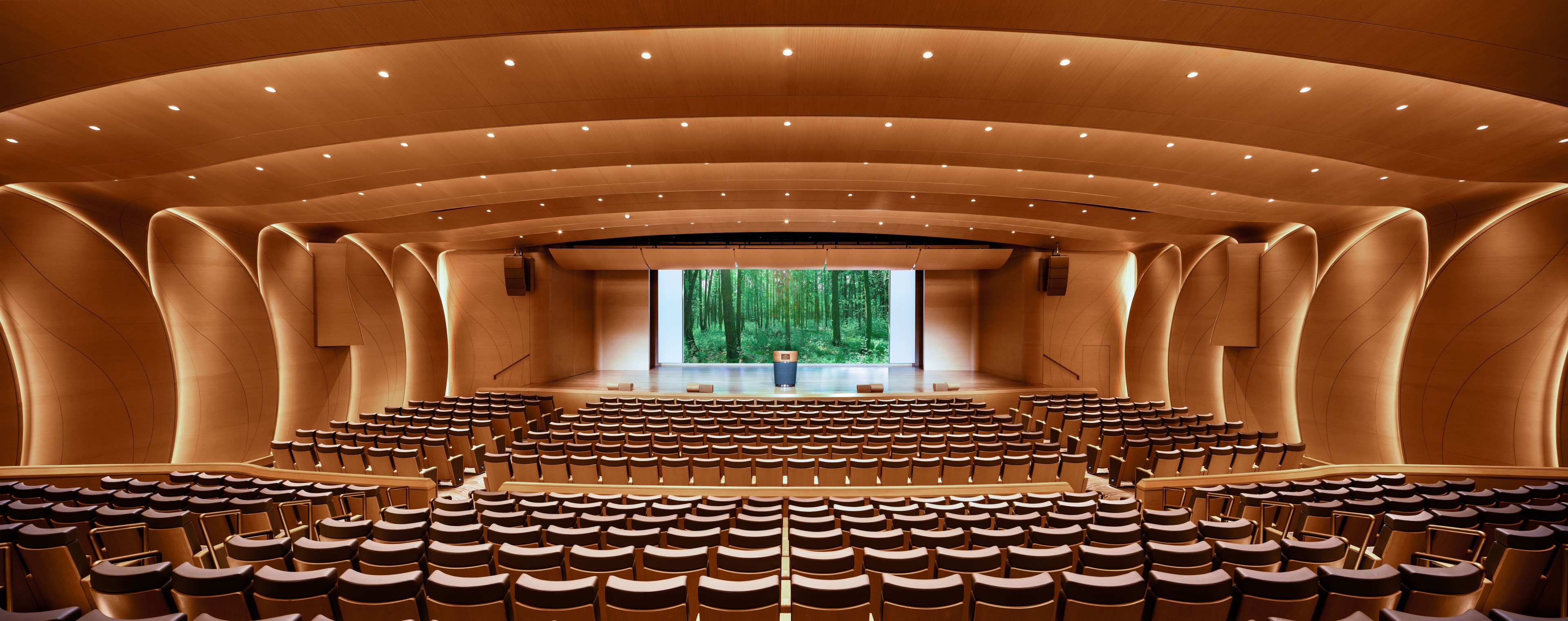 Luxury in Macao - Galaxy Auditorium — photo 3