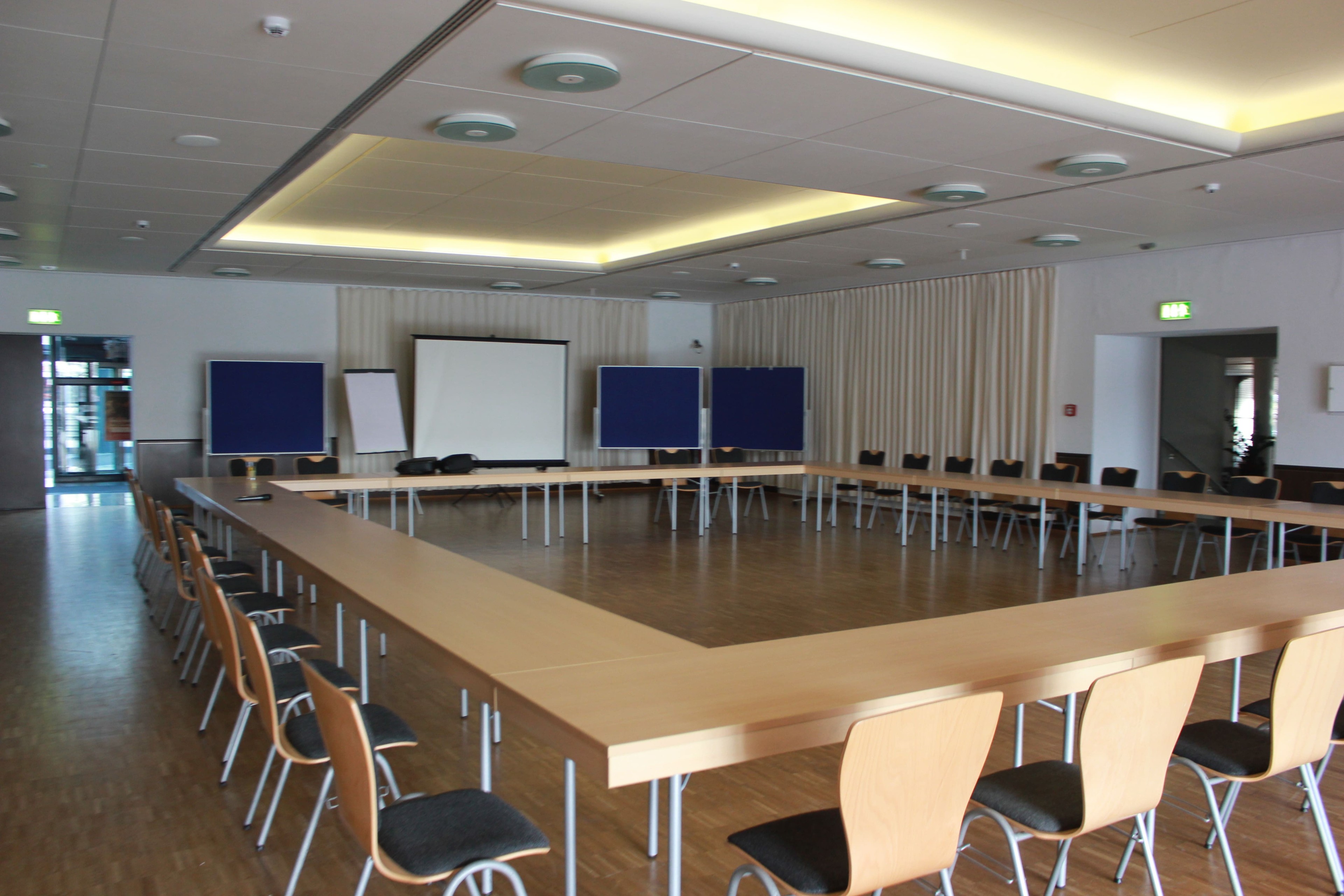 Multifunctional practice room - A