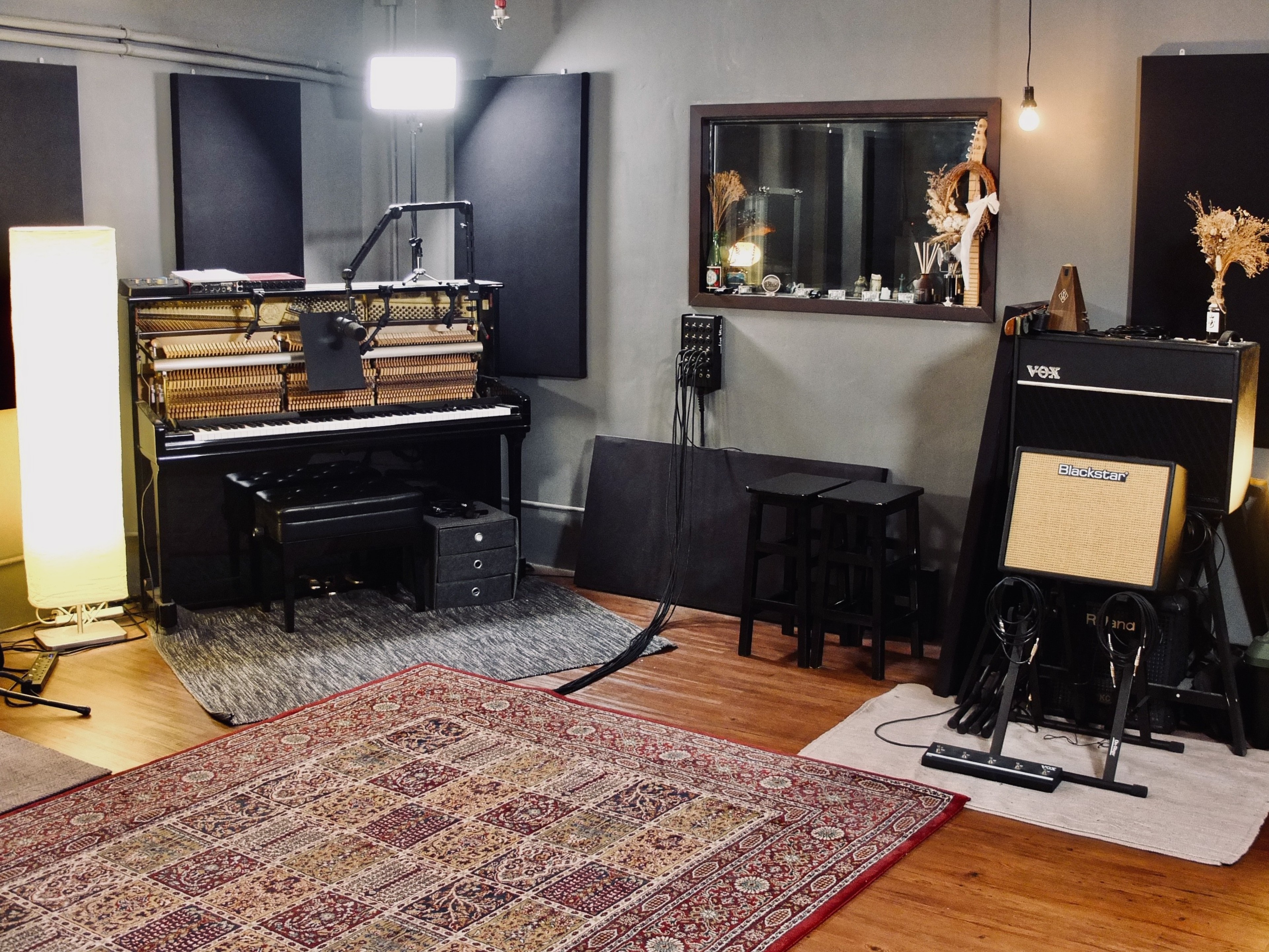 REHEARSAL with monitor earphones at B16 Production Studio — 写真2