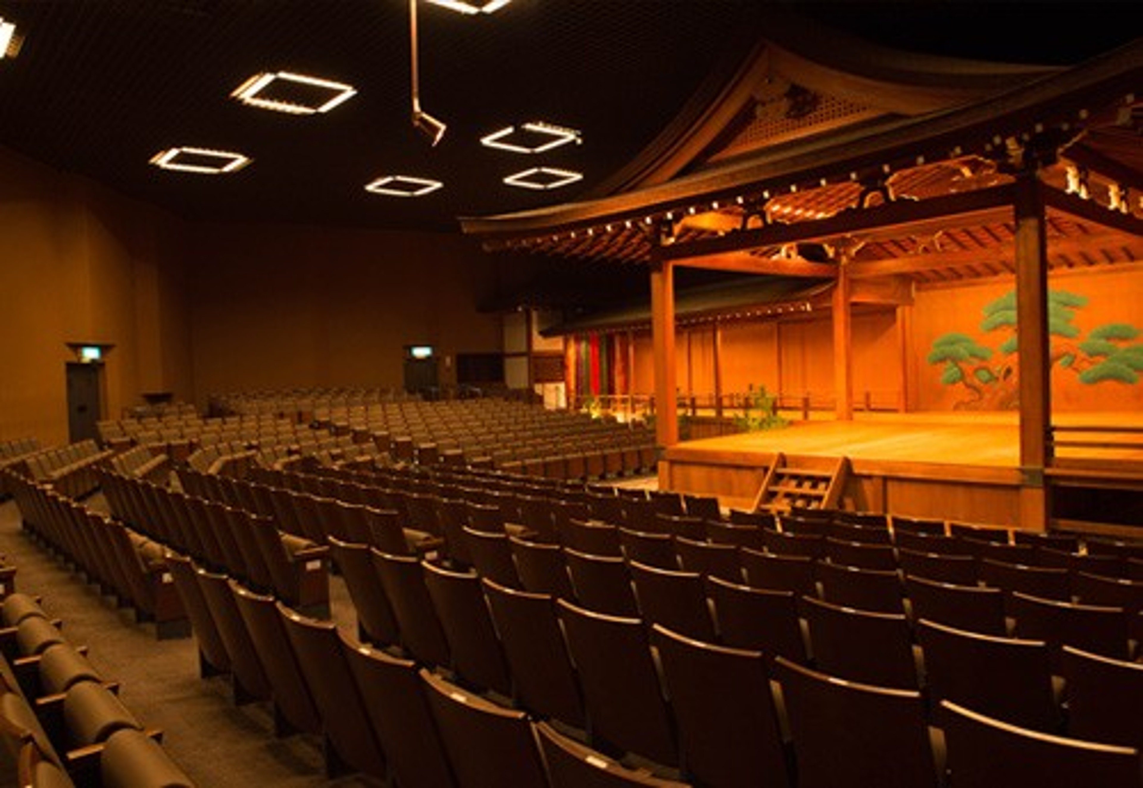 Hosho Style Nō-Gaku Theater - 宝生能楽堂 — photo 5