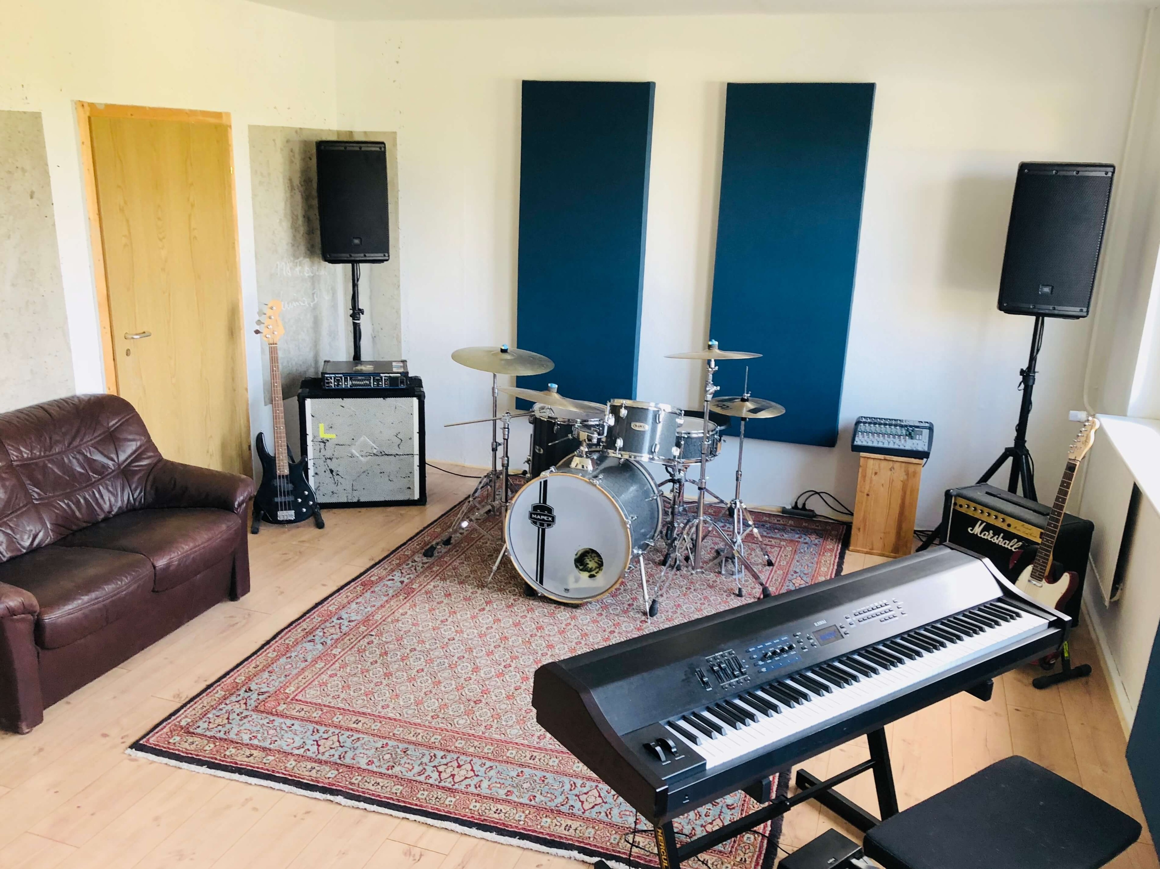 Small rehearsal room in nice studio