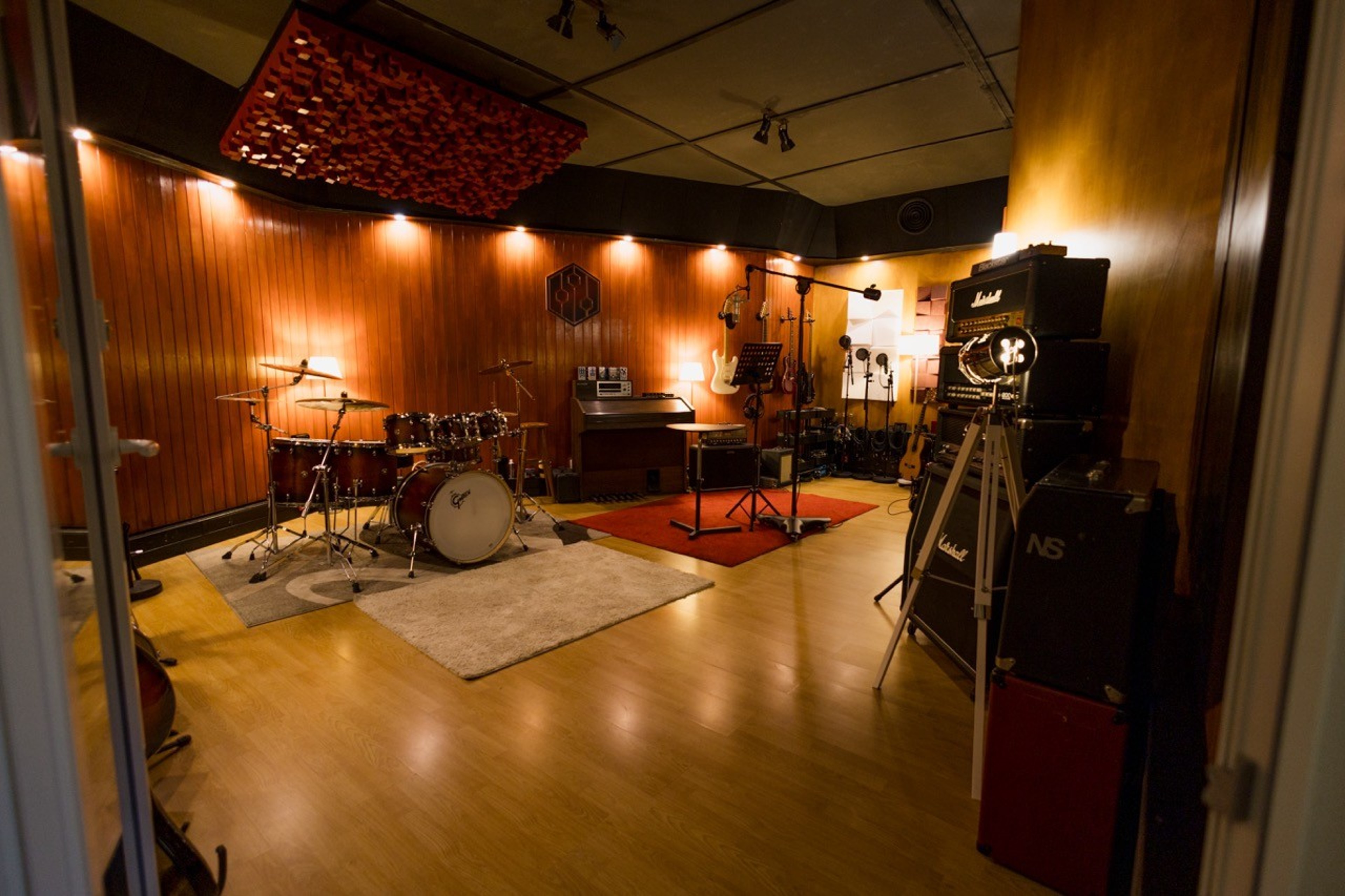 Sound Pressure Studios. Lisbon’s Premier Recording — 写真2