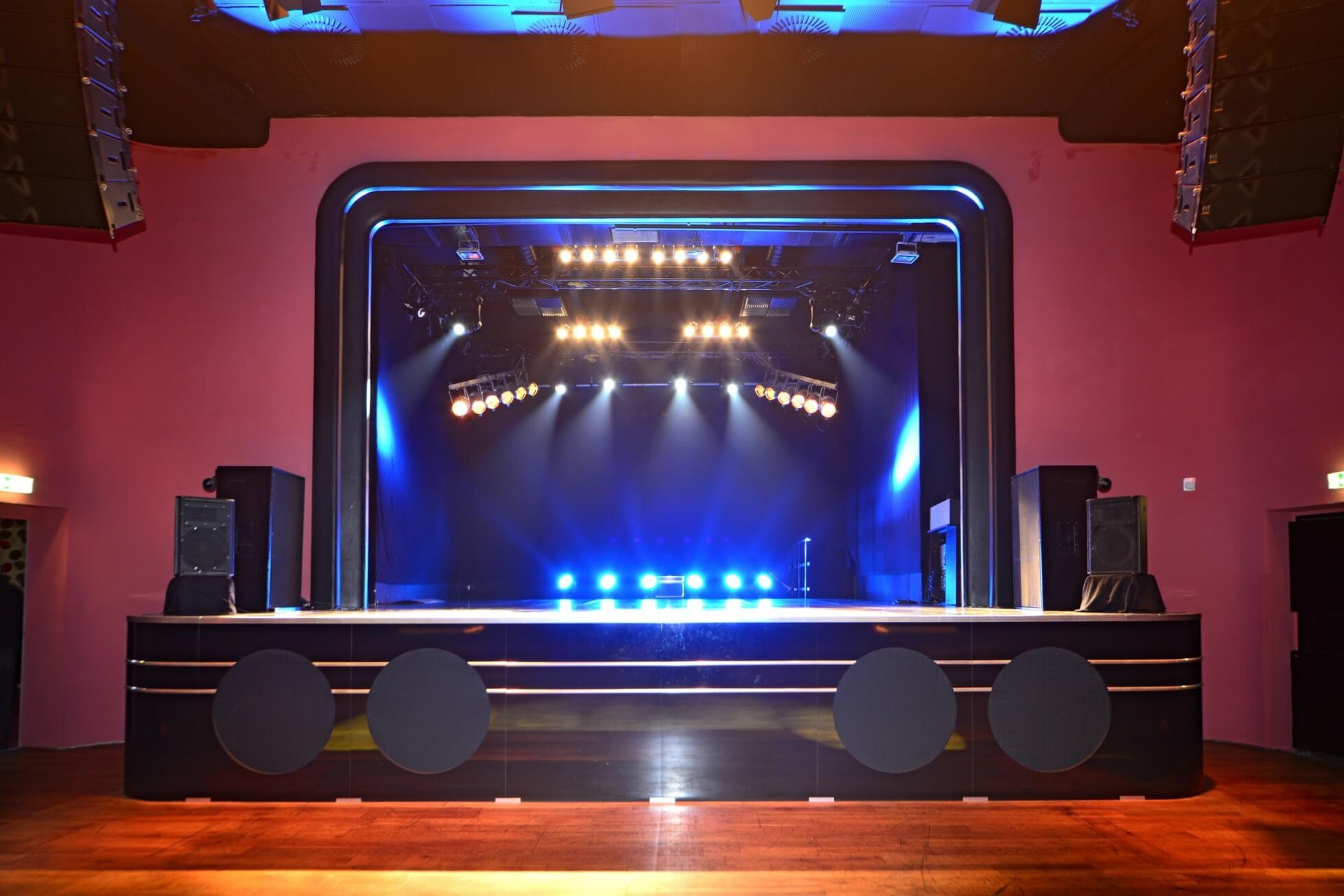 Columbia Theater — photo 4