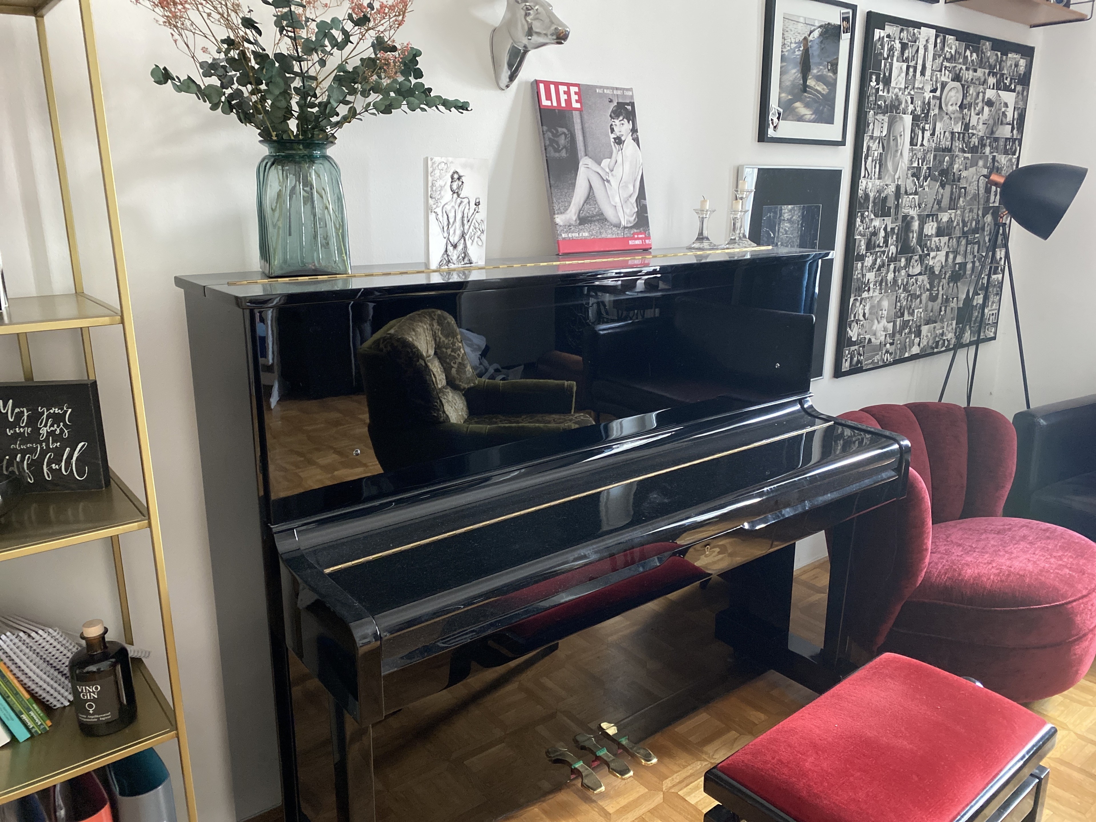 Beautiful piano in shared flat room