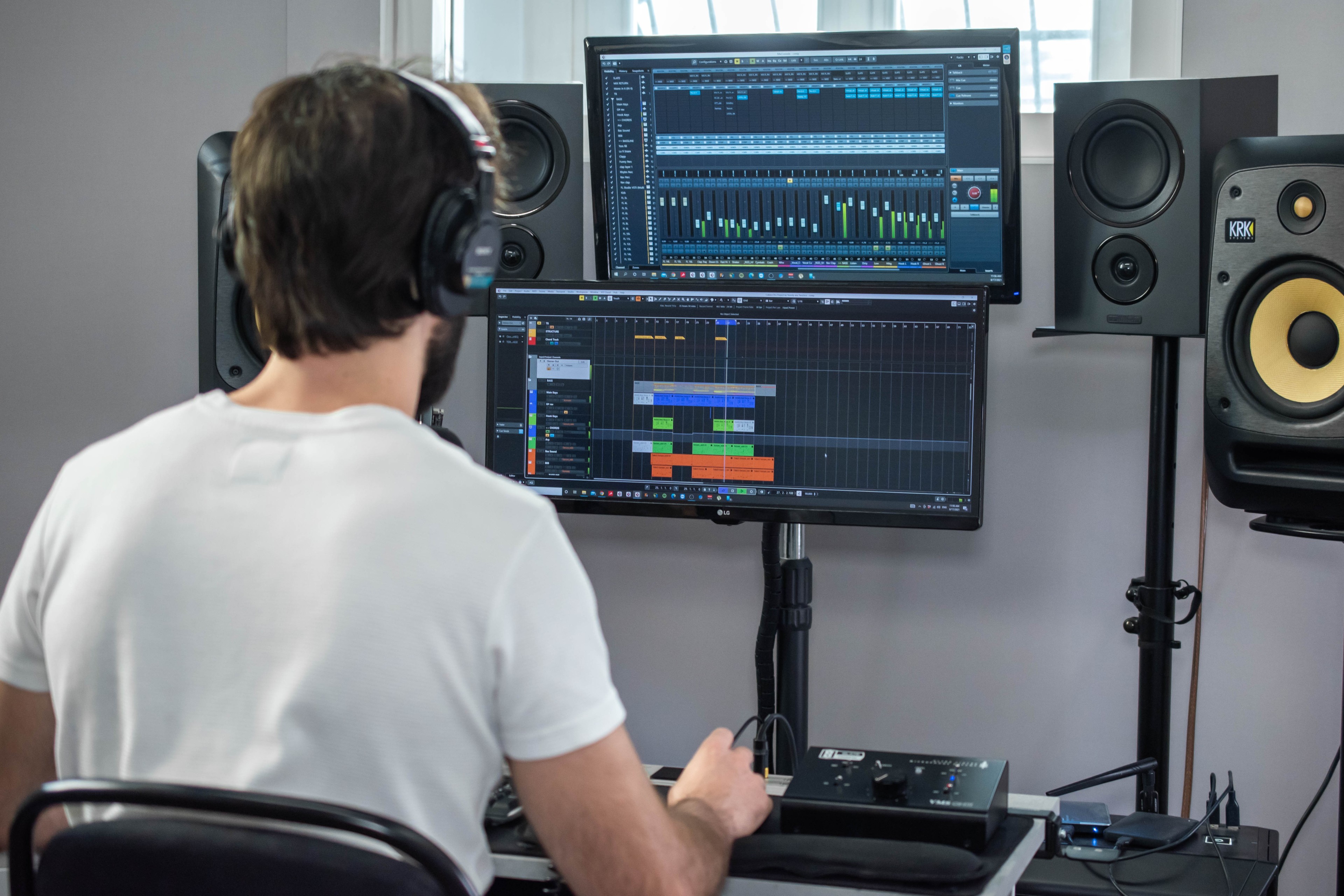 LOOCA MUSIC - Spazio Creativo Polifunzionale
