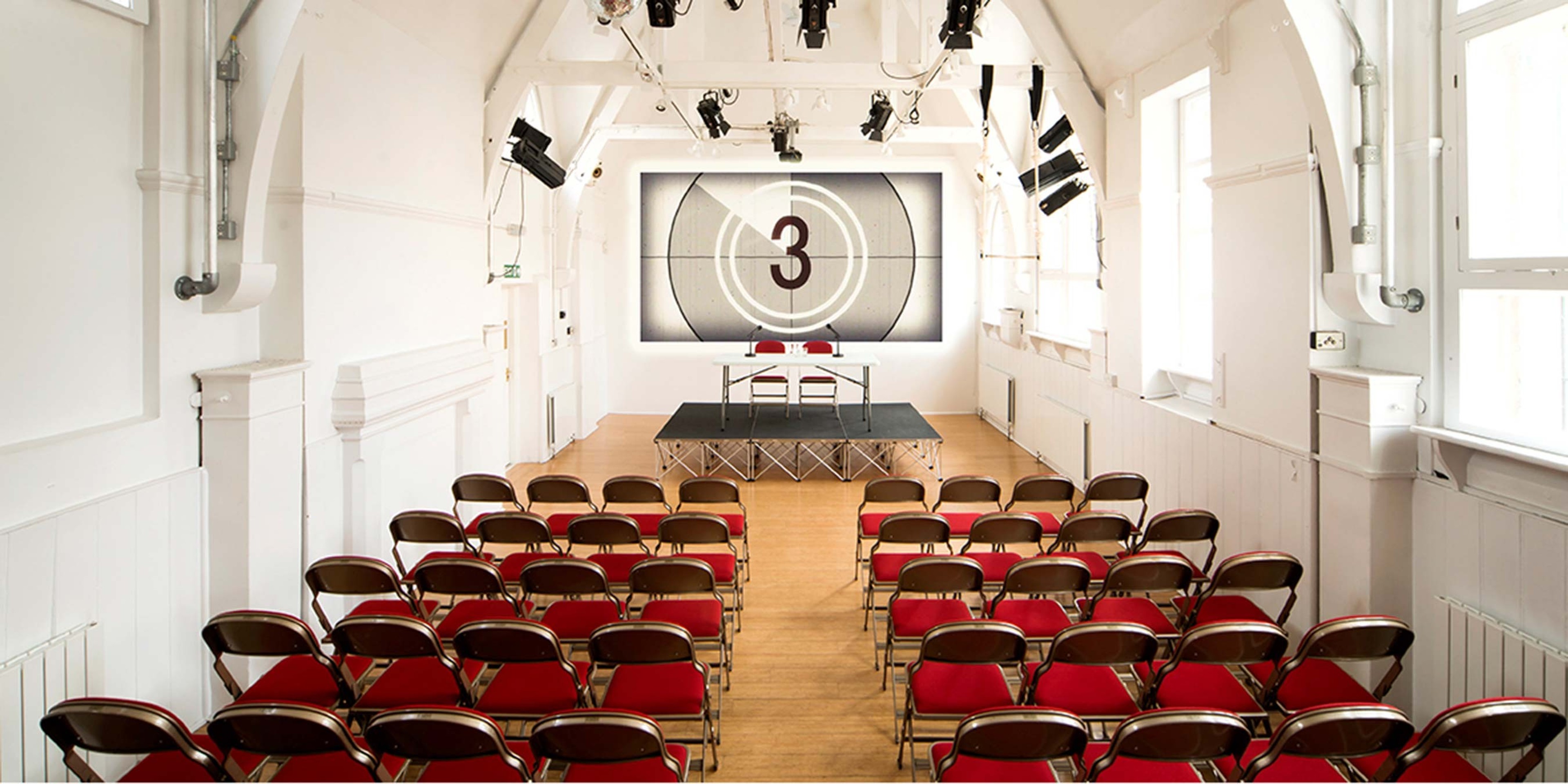 The Theatre – October Gallery — foto 2