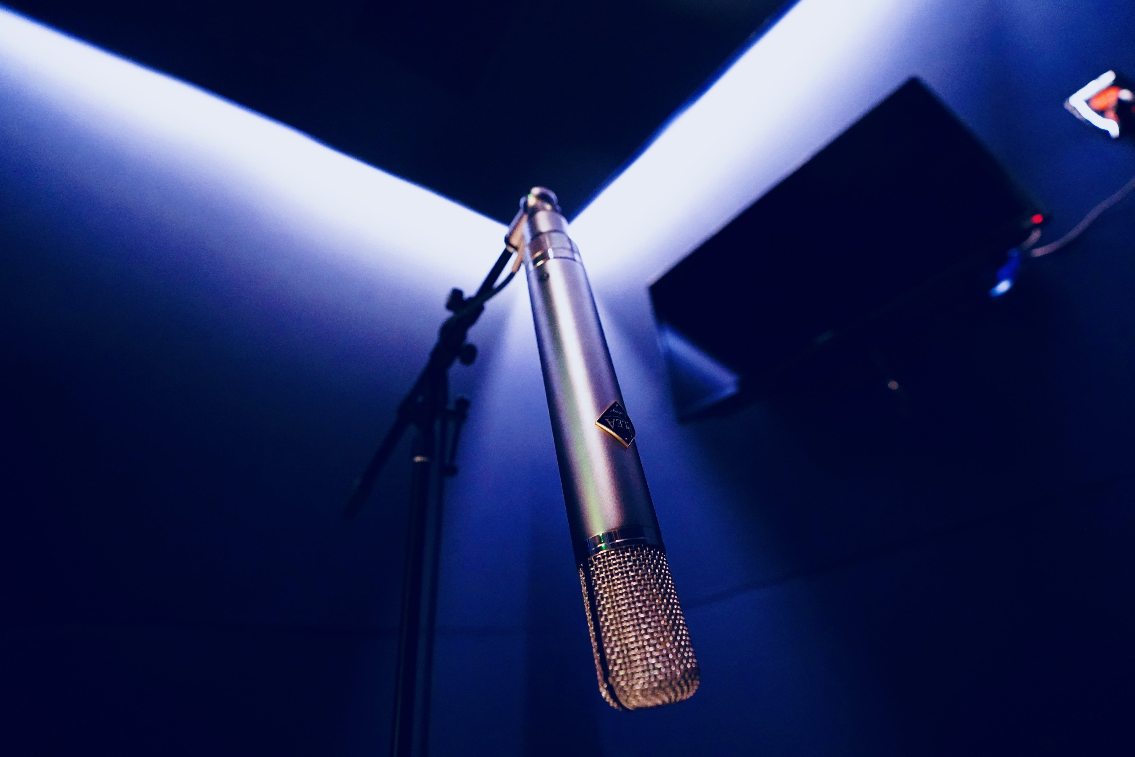 Benjamin' Wallfisch's Mix Lab - ATMOS Mix room and recording booth — photo 3