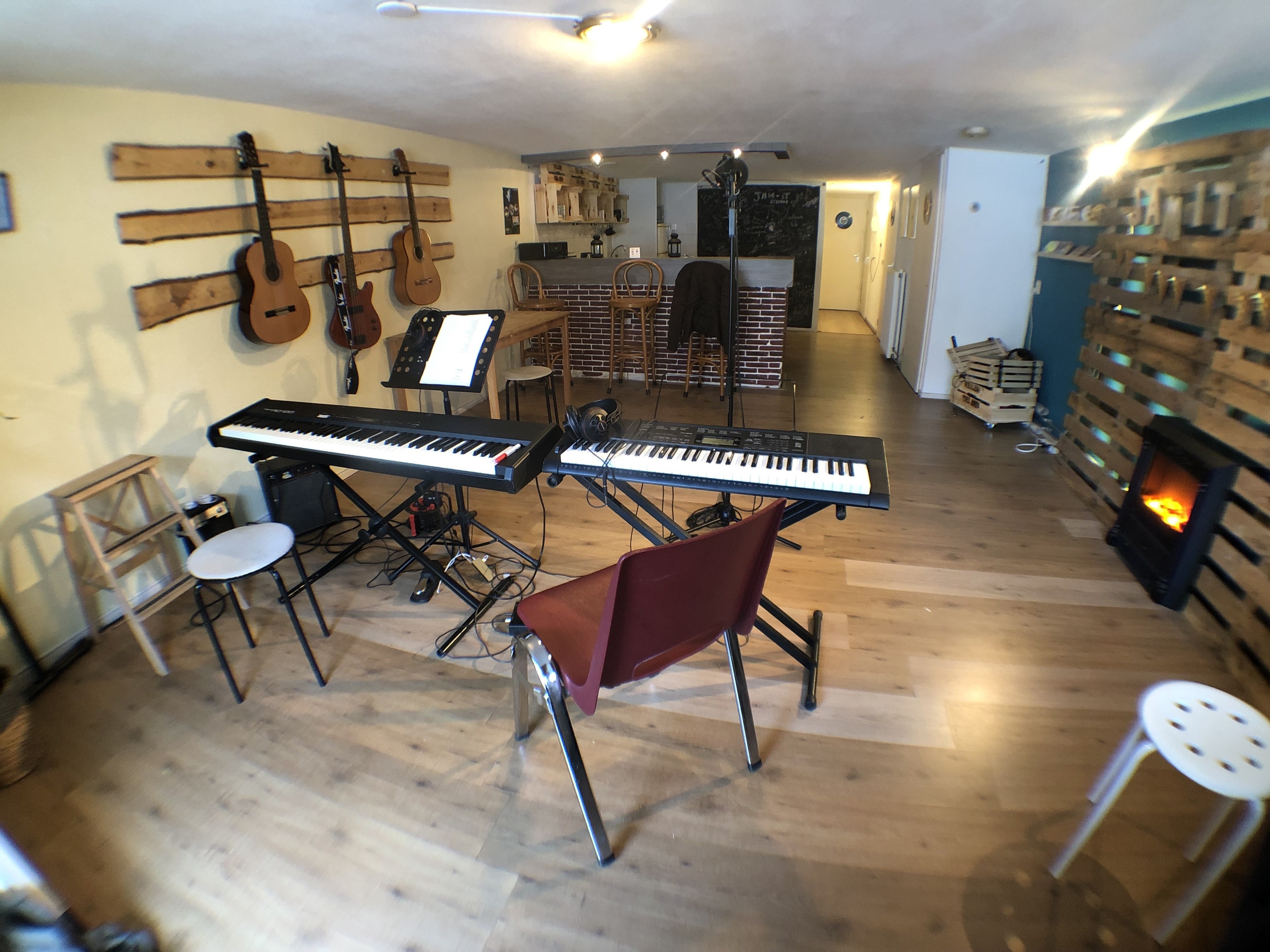 Cozy Recording Studio with various instruments — photo 2