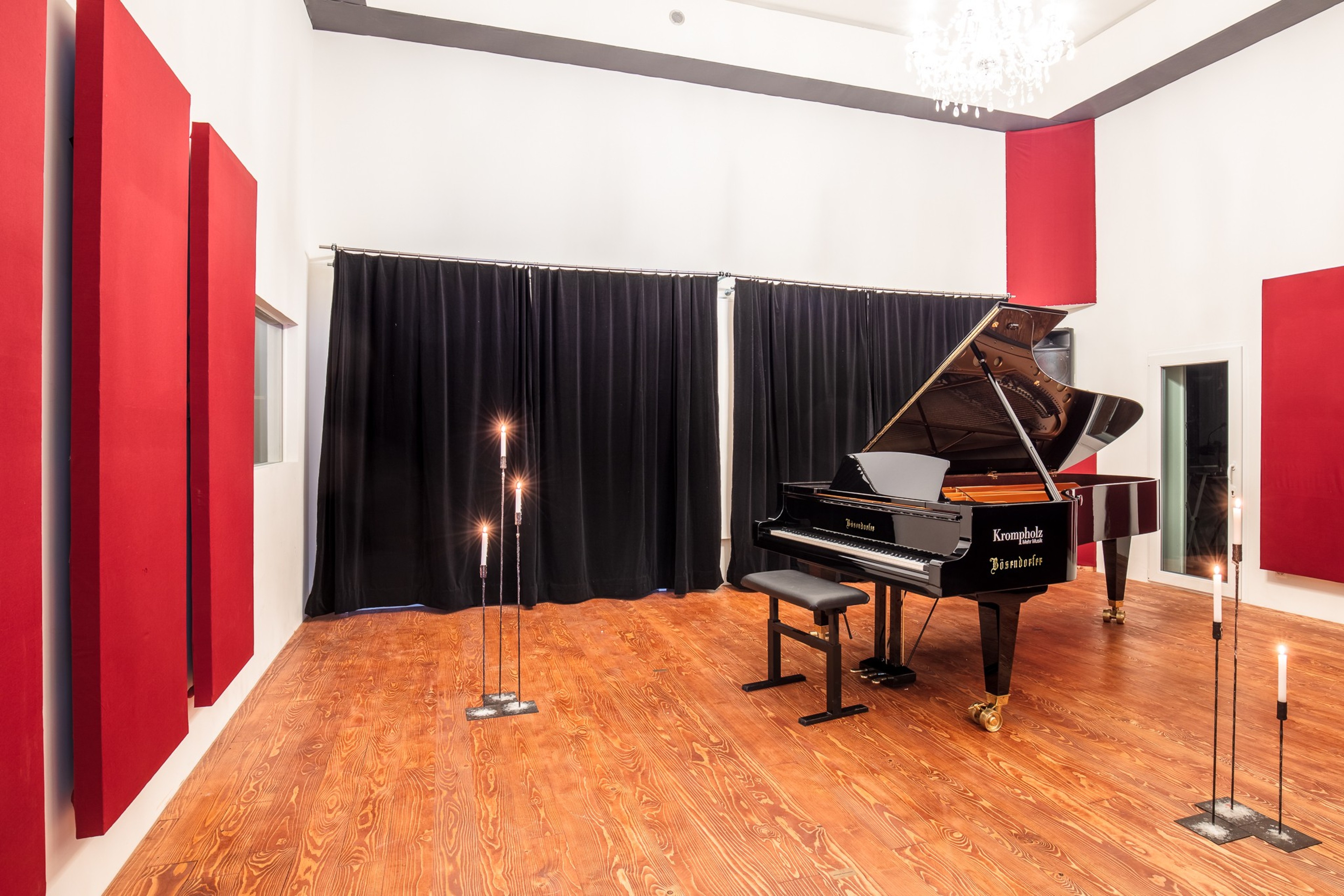 Aufnahme- und Proberaum mit Bösendorfer 230VC
