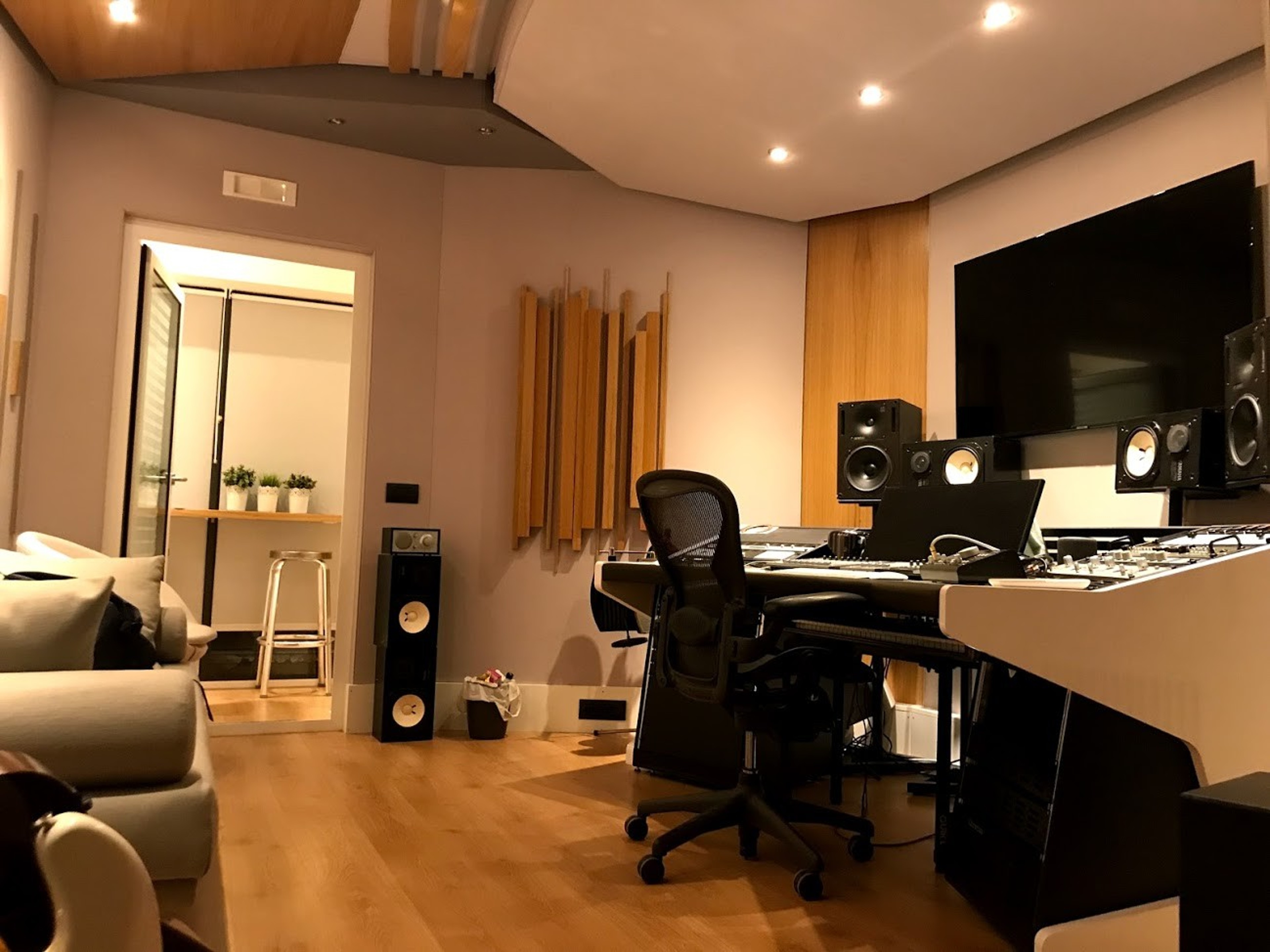 26 mq of beautiful natural sound room