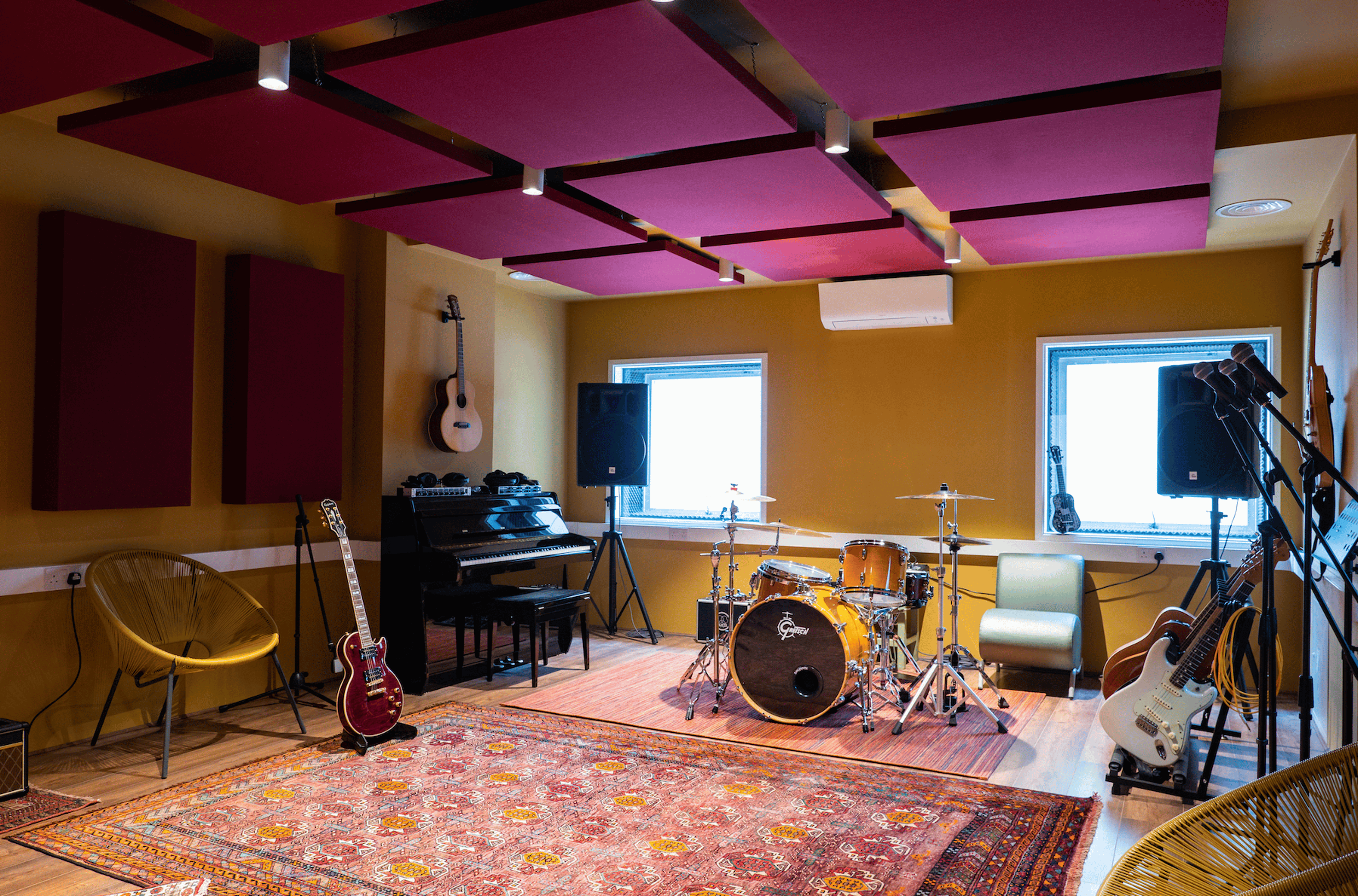 9M Studios — 写真2
