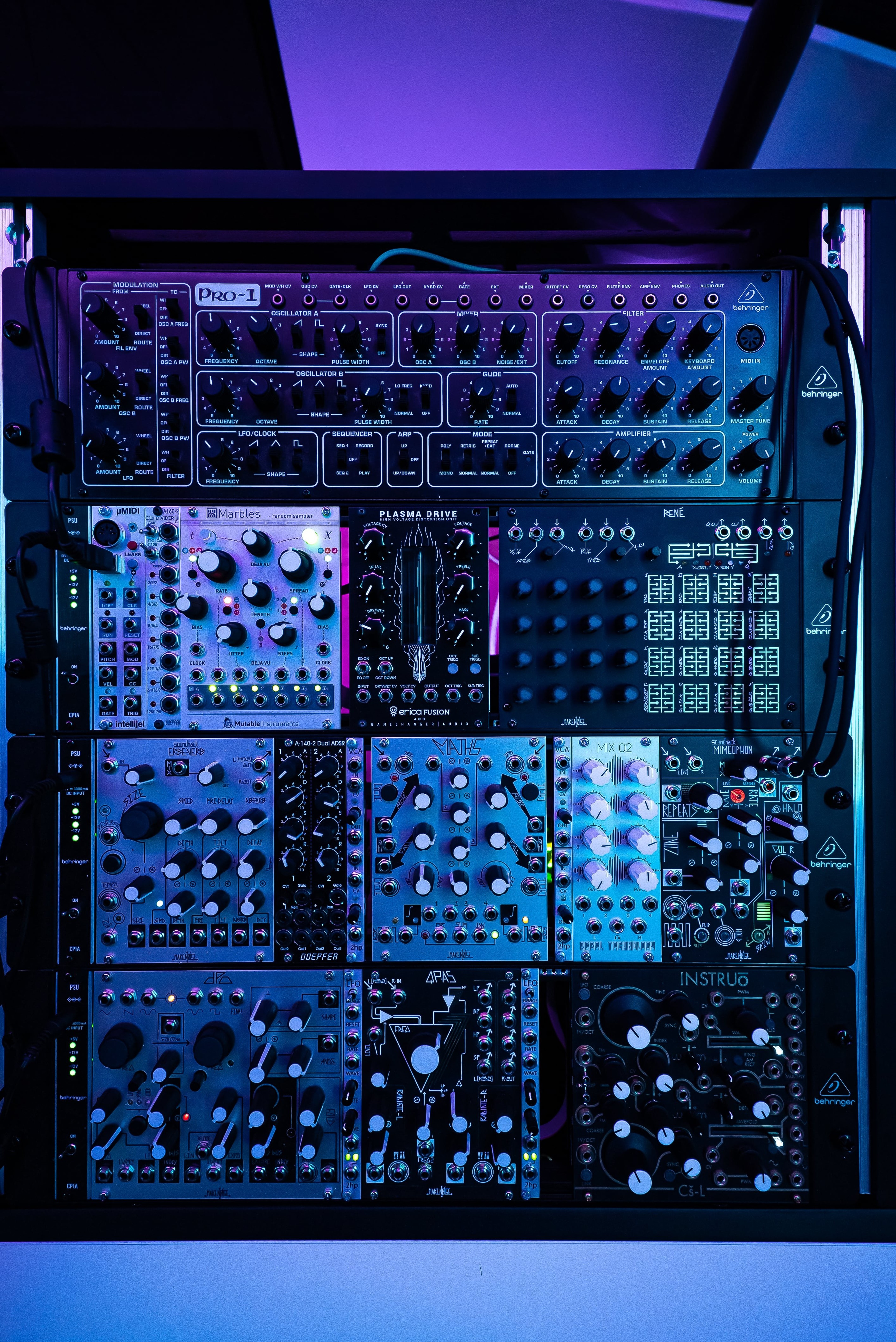 Basel QX3 Studio – DIY Electronic Production — 写真3