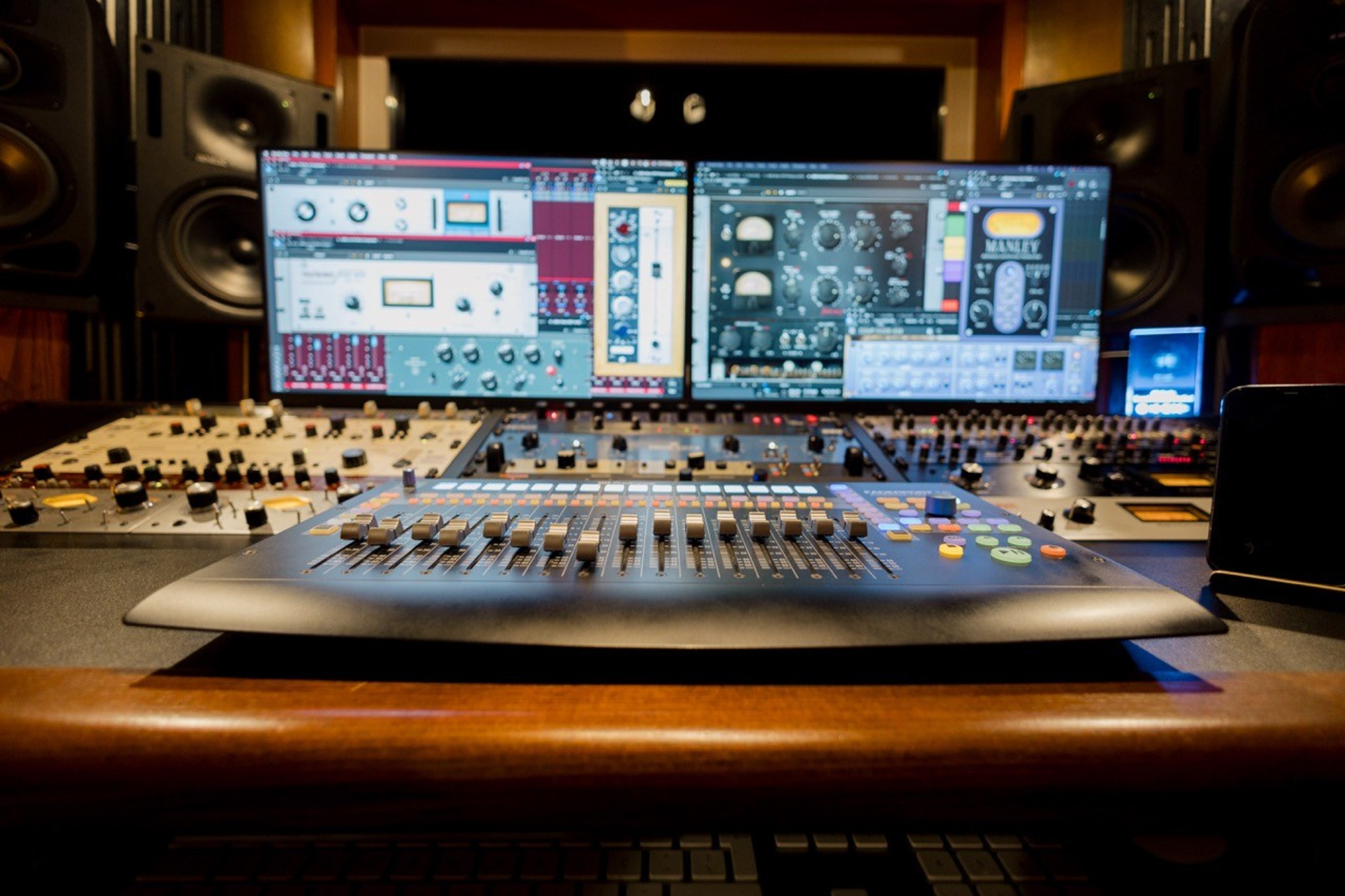 Sound Pressure Studios. Lisbon’s Premier Recording