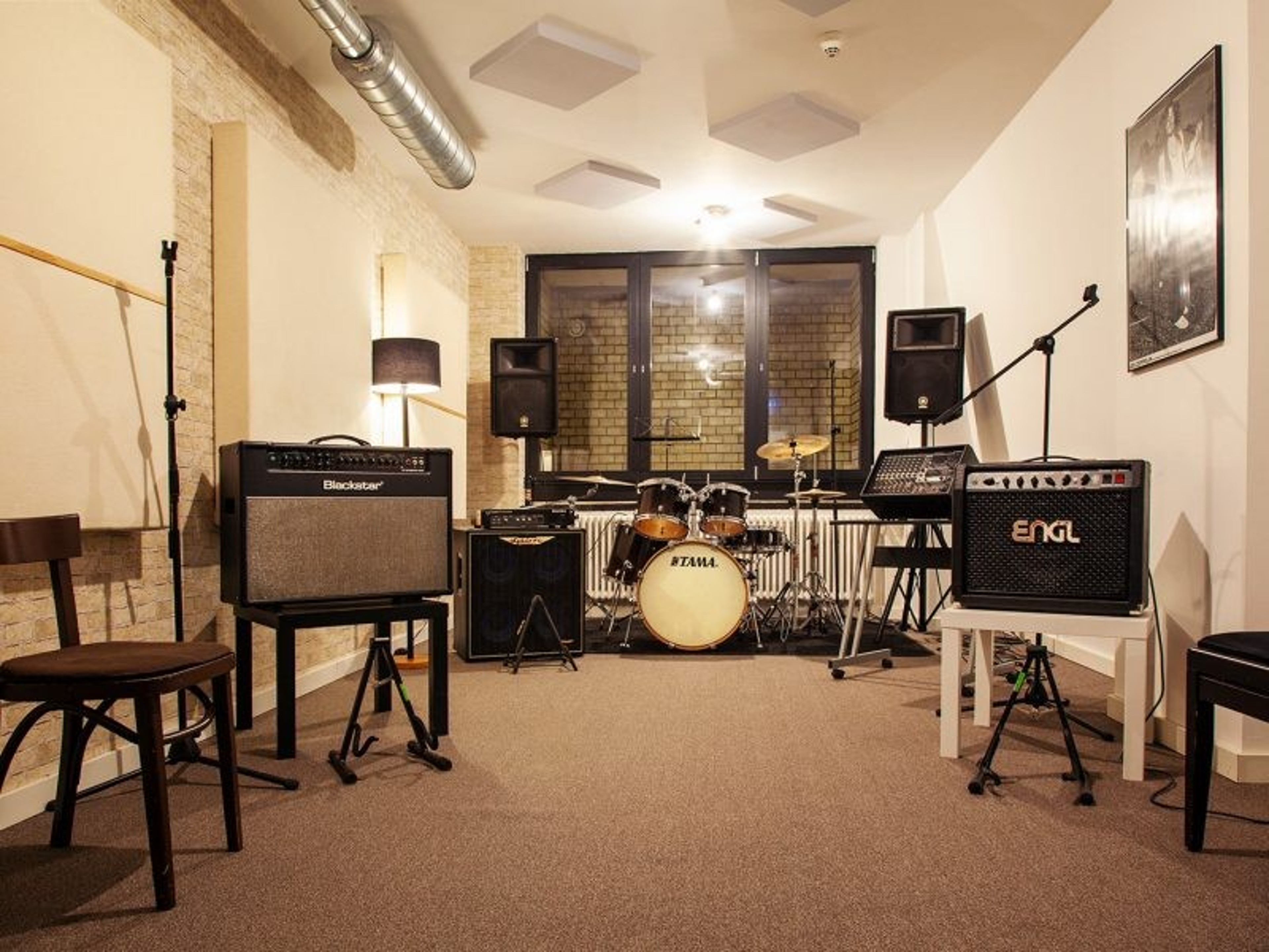 Large band rehearsal room - B