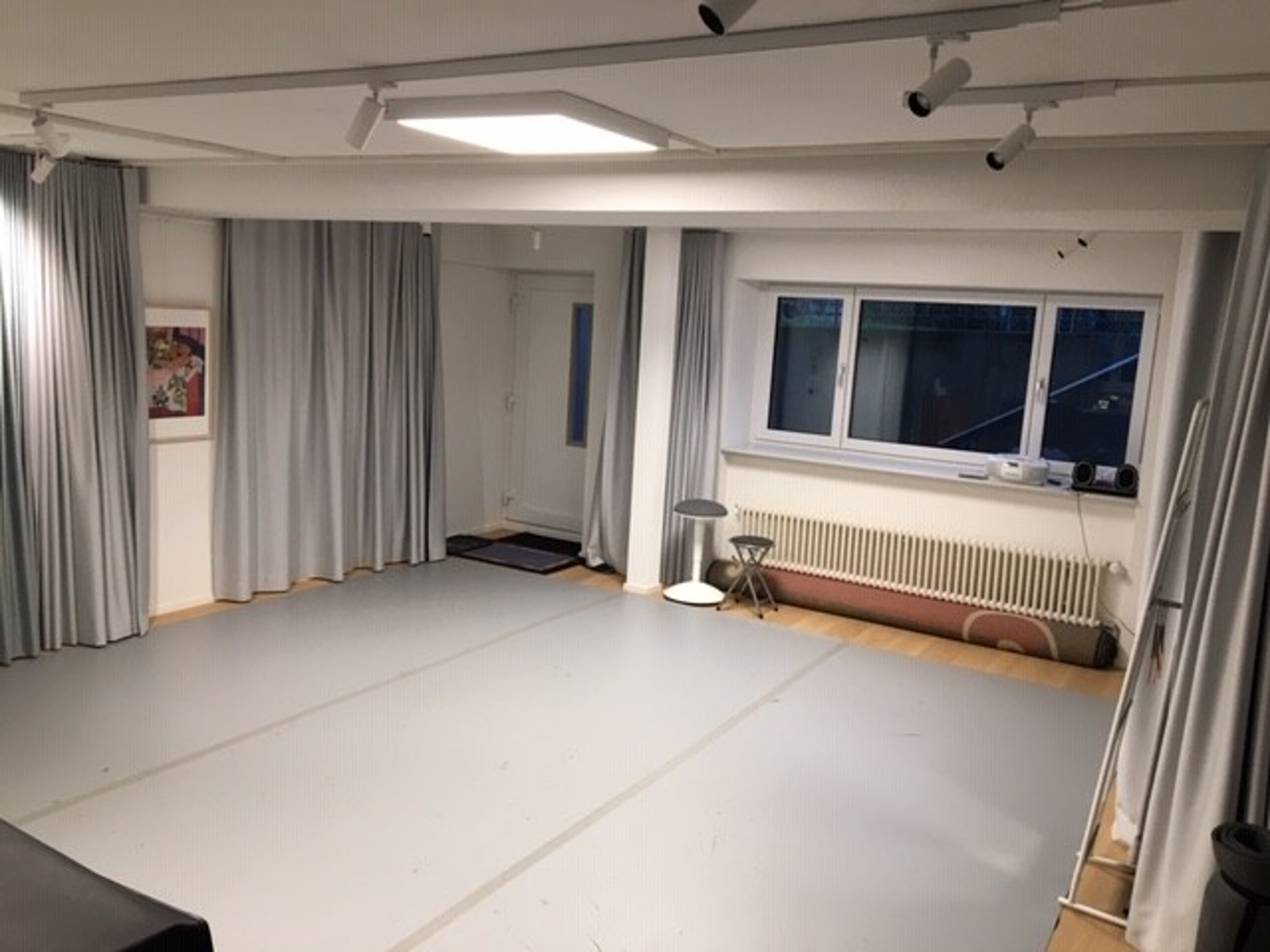 Studio for music, dance, yoga,...two Grand Pianos! — 写真3