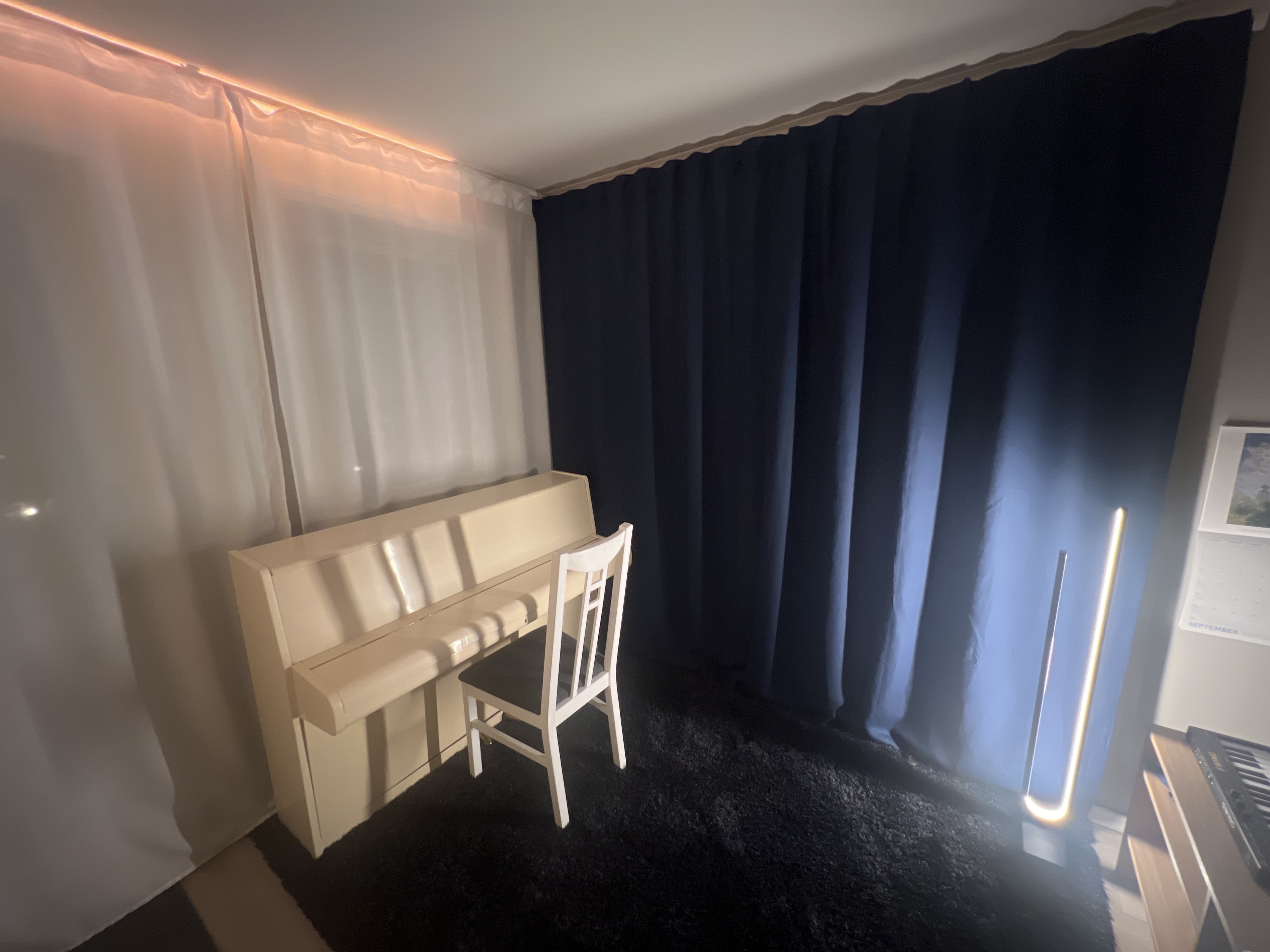 Haugesund/Førre - Living room with upright piano