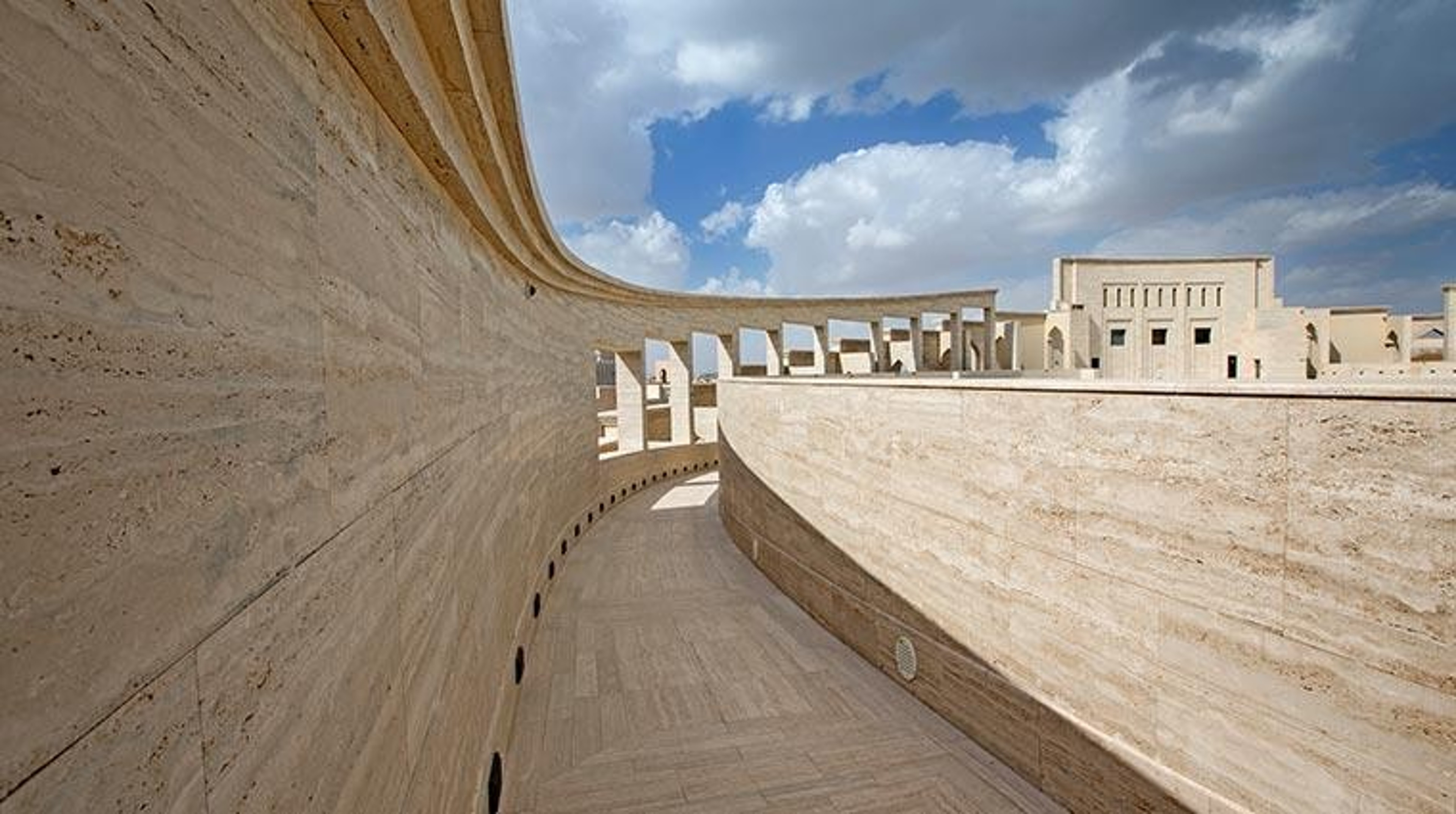 Greek Origin meets Qatar Tradition — foto 3