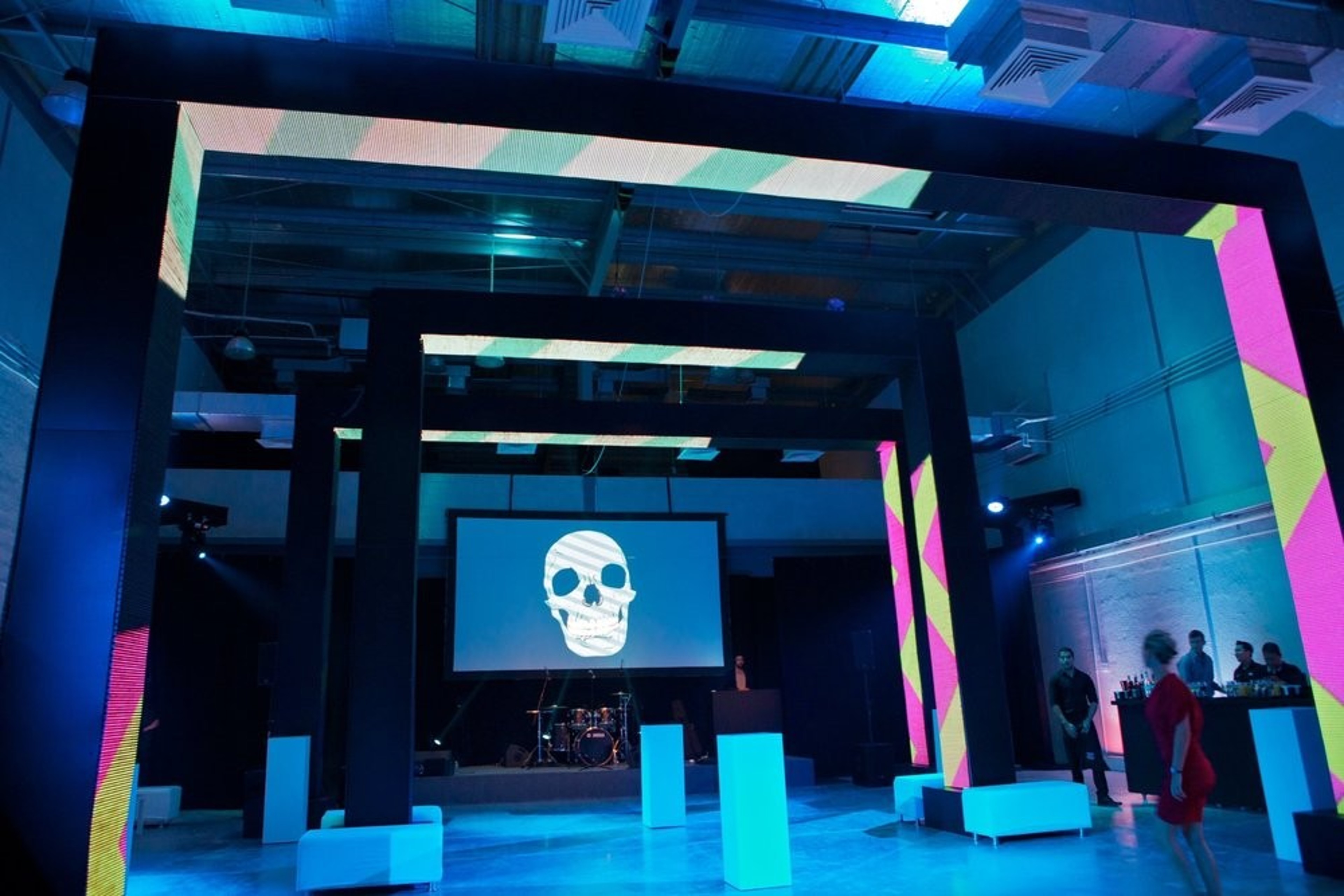 Dubai's Iconic Urban Event Warehouse — photo 5