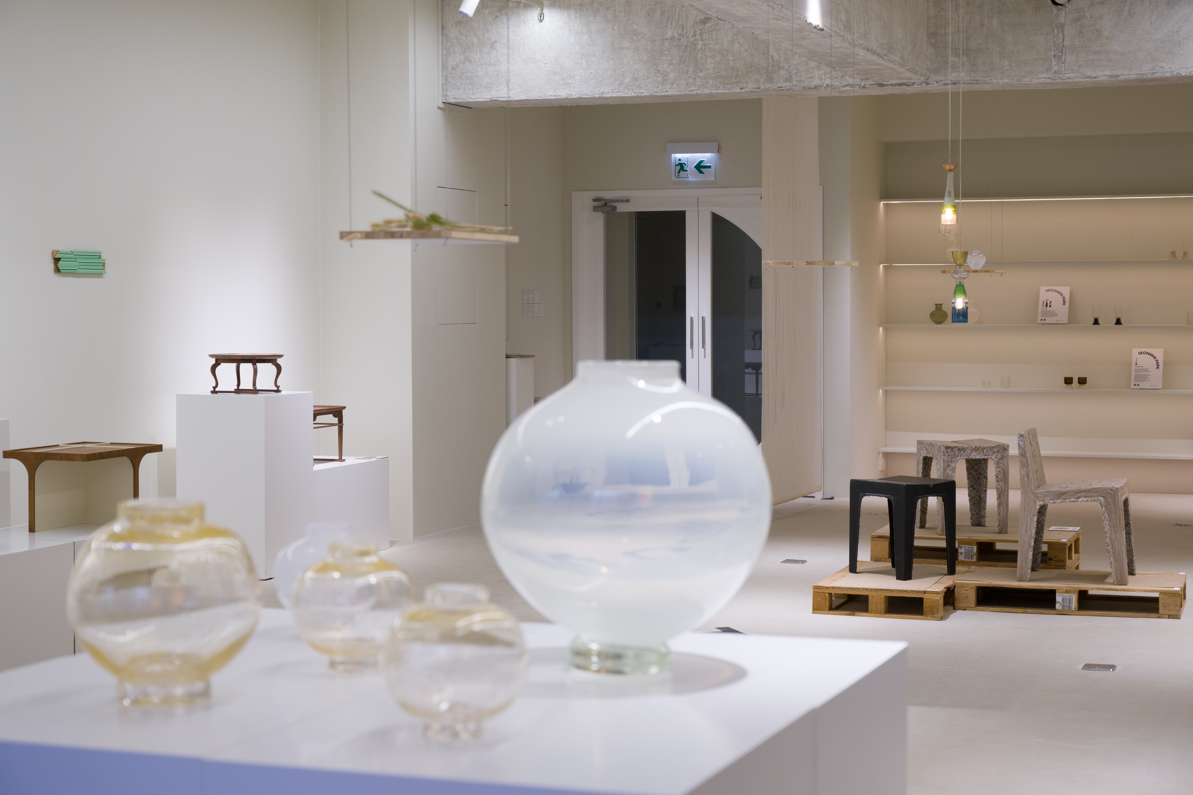 White square gallery space — photo 3