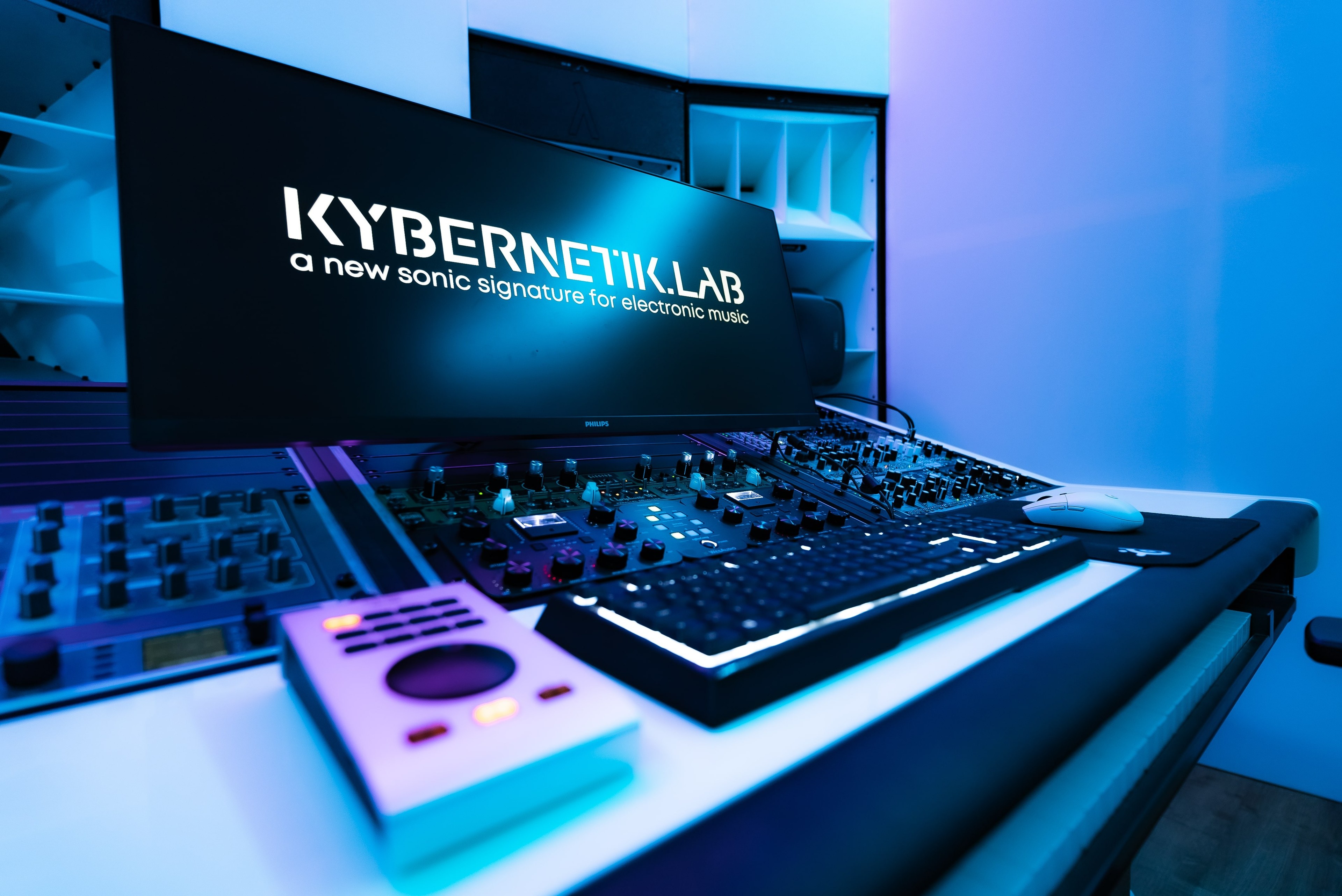 Basel QX3 Studio — Mixing & Mastering with Joel — photo 3
