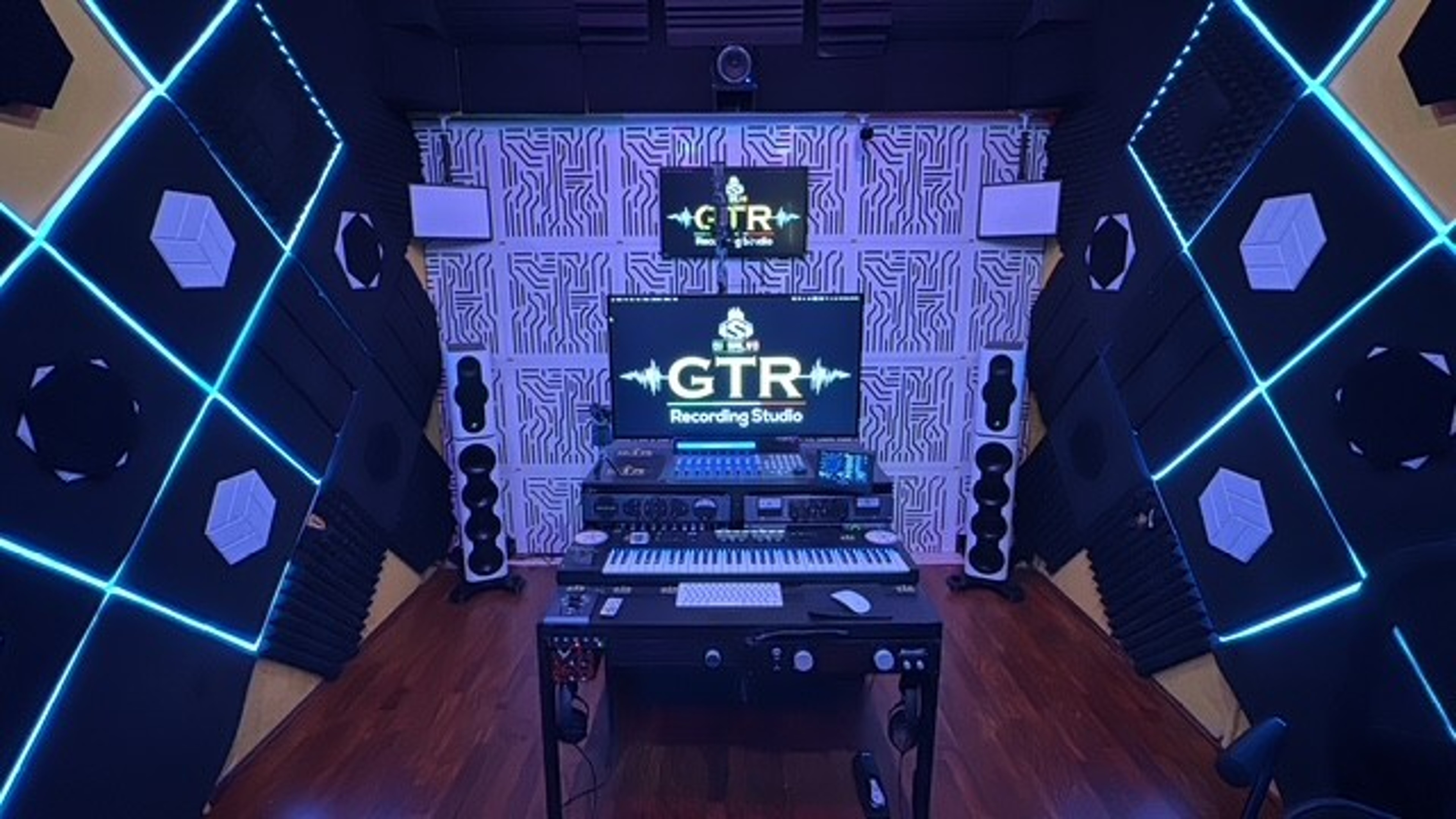 Dubai's Music Hub - GTR Recording Studio — foto 2