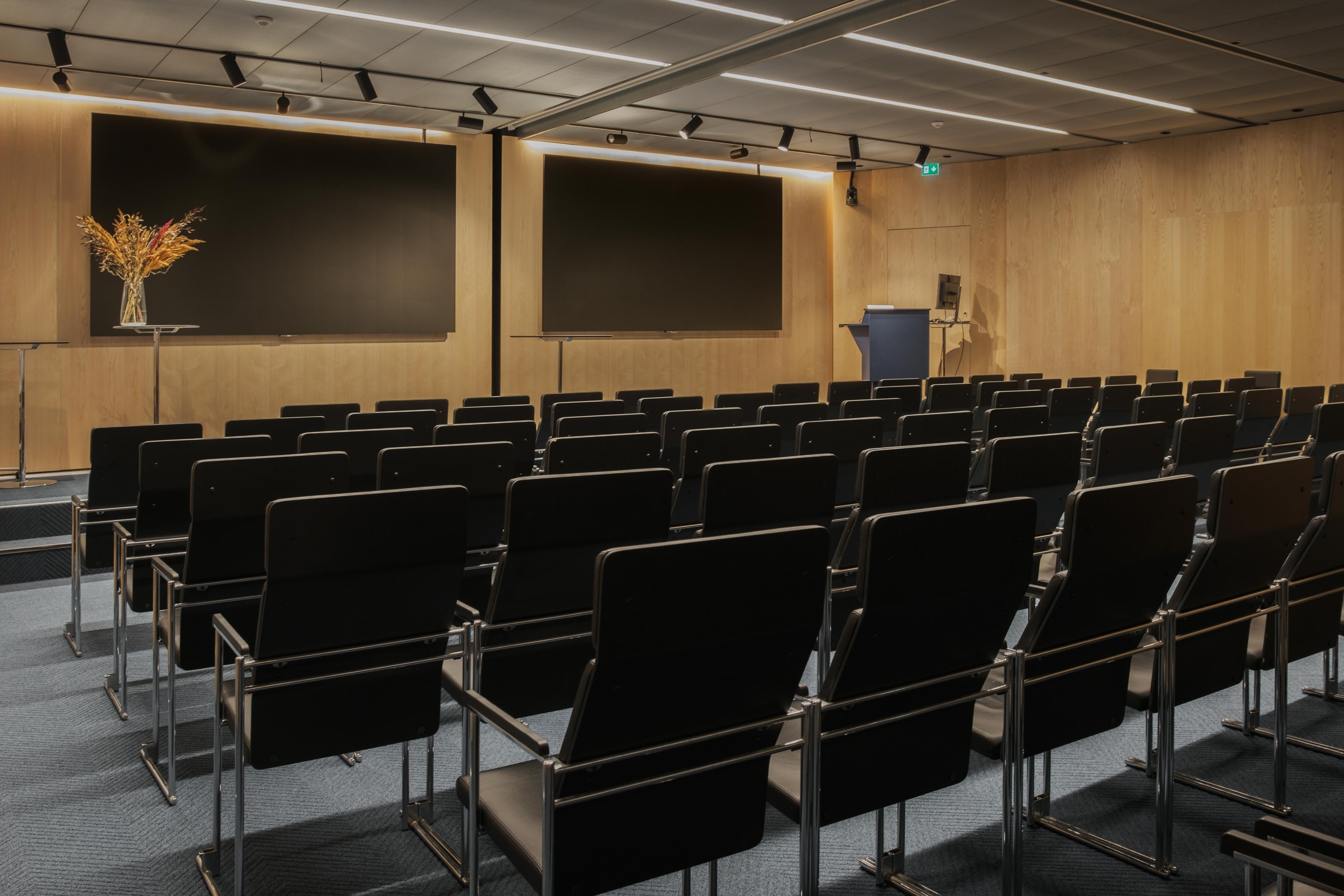 Villa Nås: Modern Master Class Space