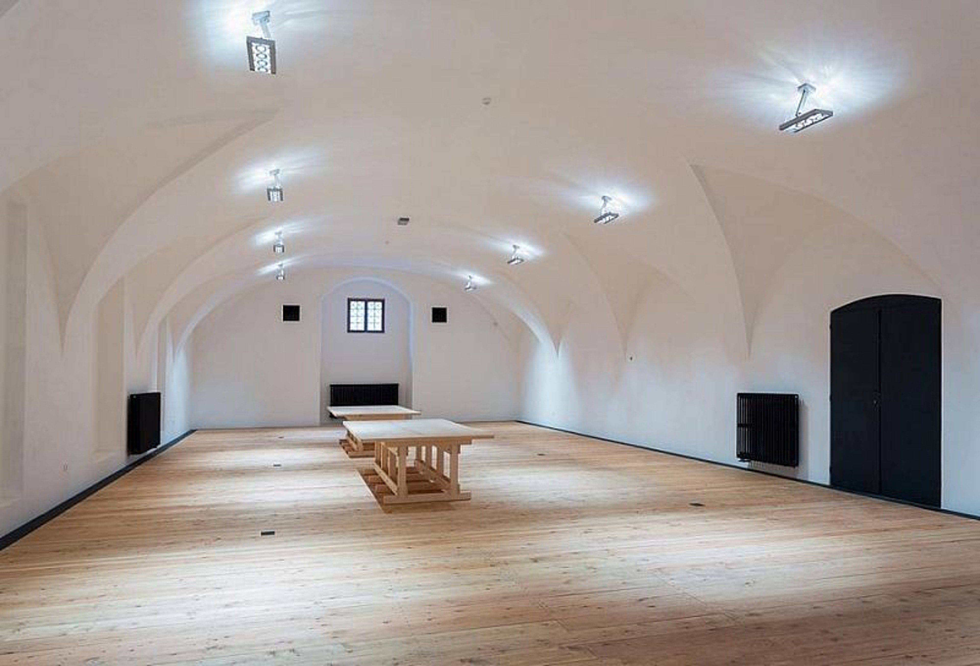 Vaulted Hall - Castle Hill