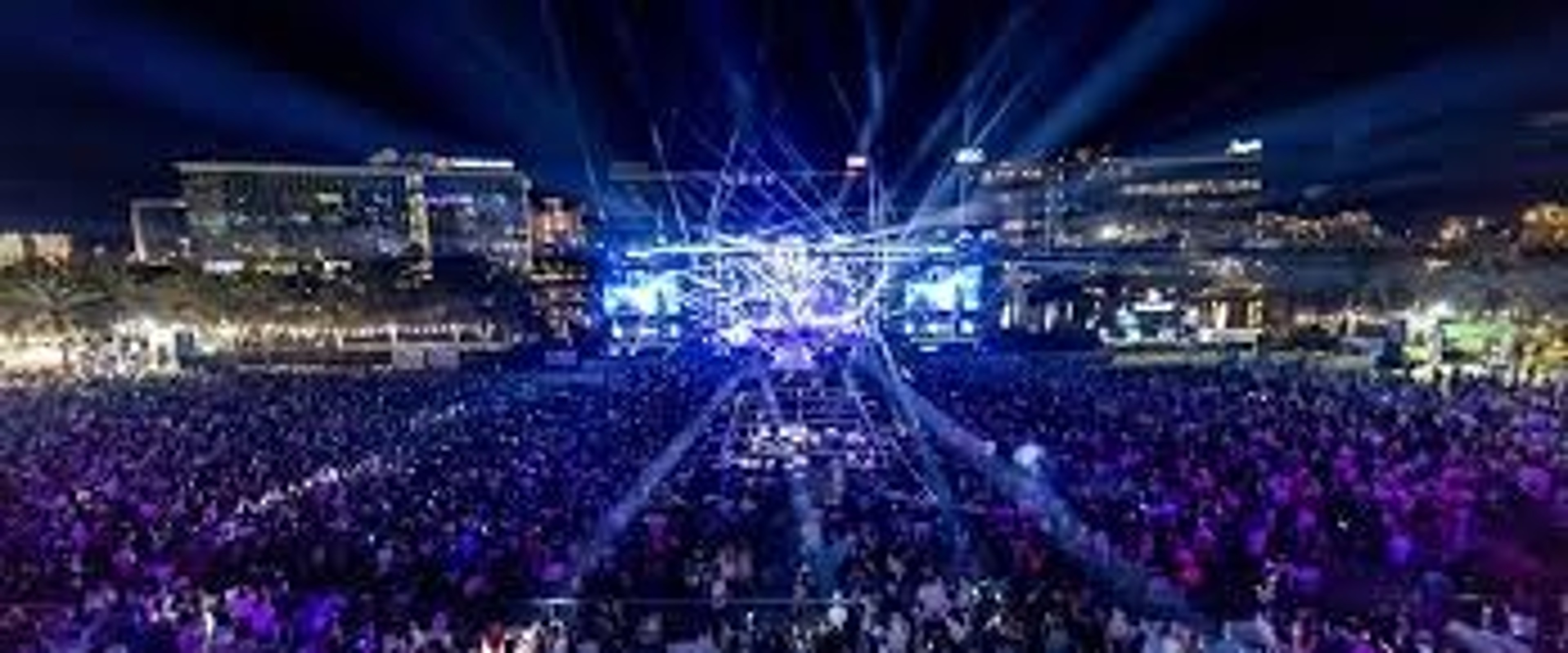 Grand Event with Dubai's Skyscraper — photo 3