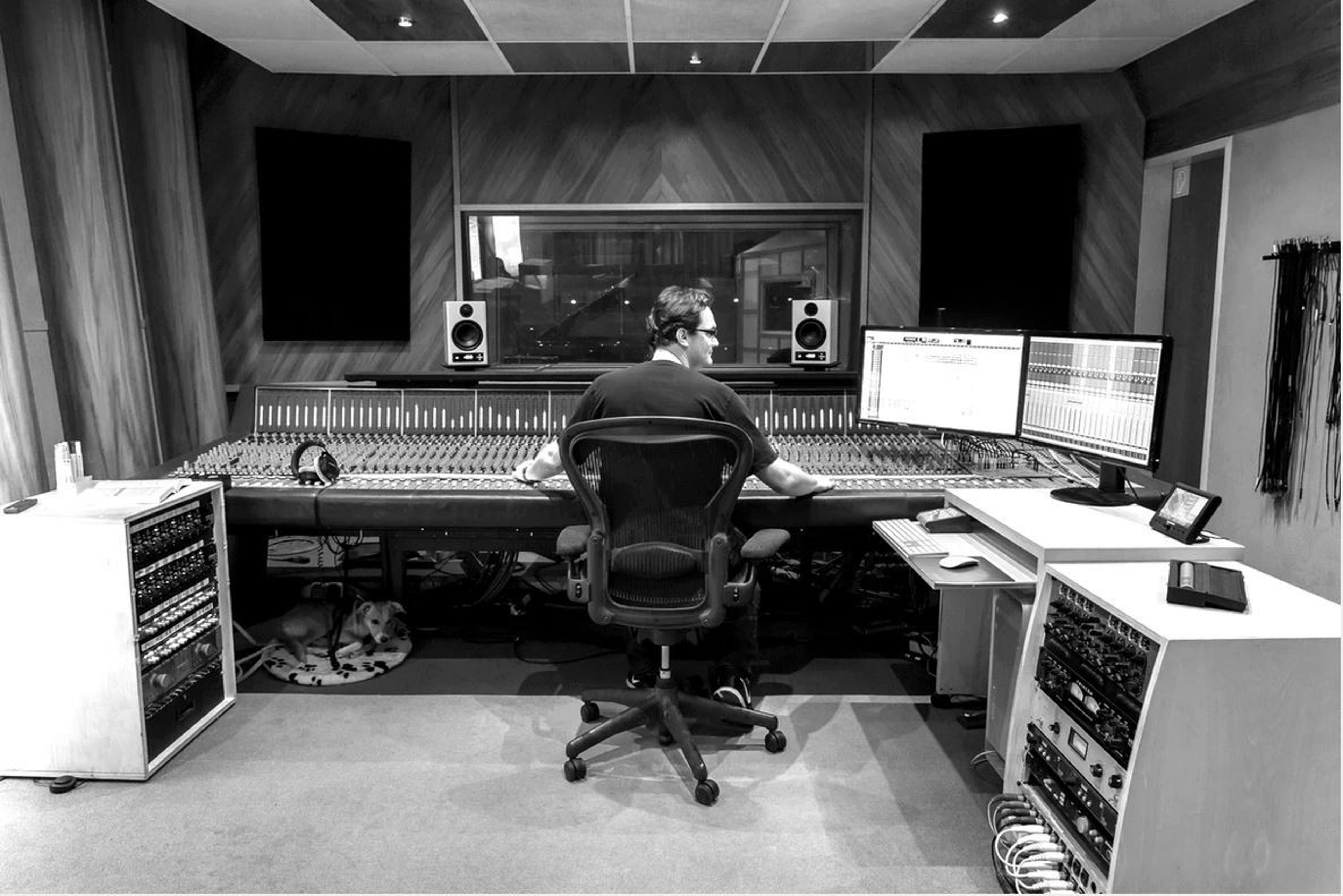 Modern Vintage Studio for live-audio- and video-production