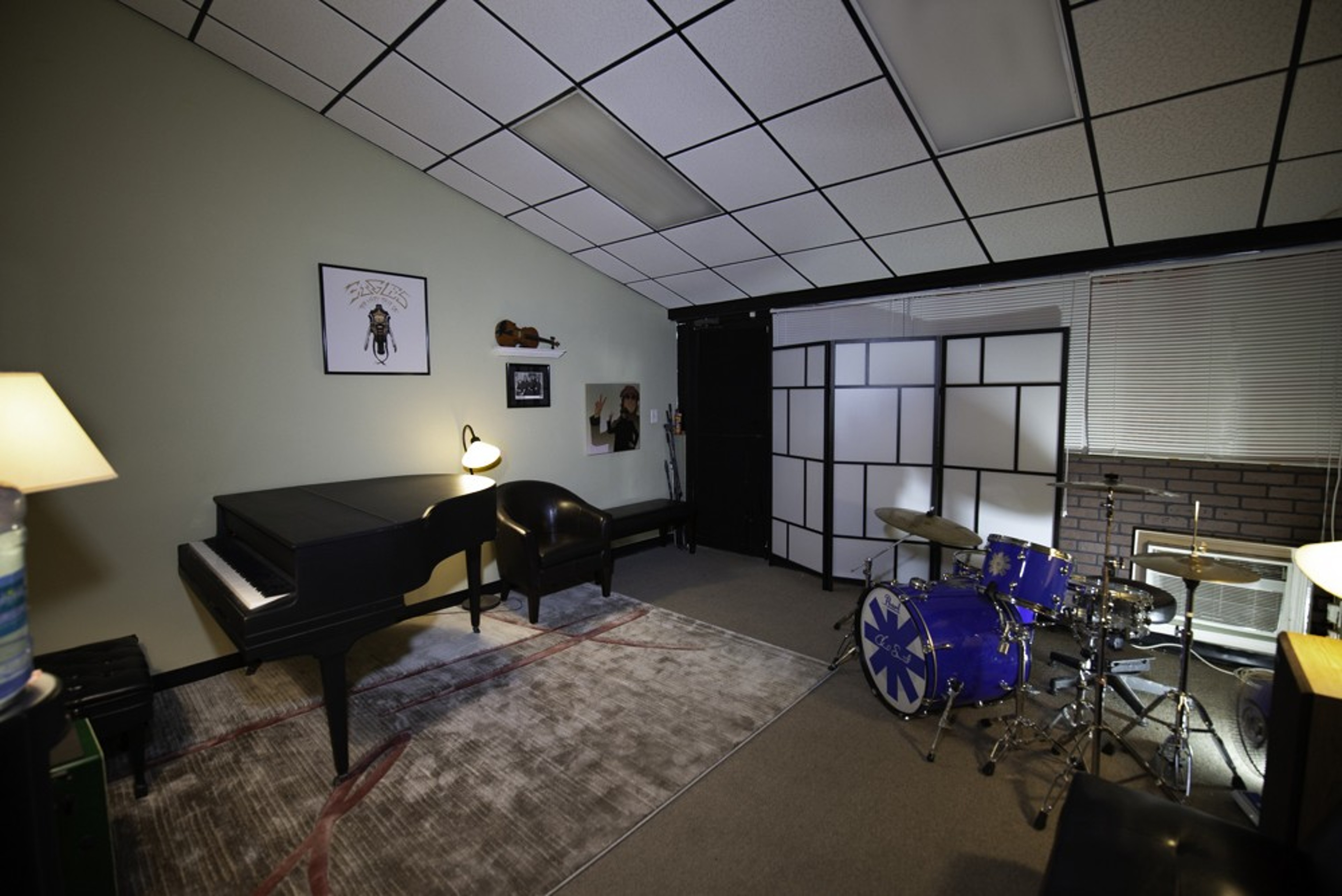 Master Peace Studios - The Classic Room