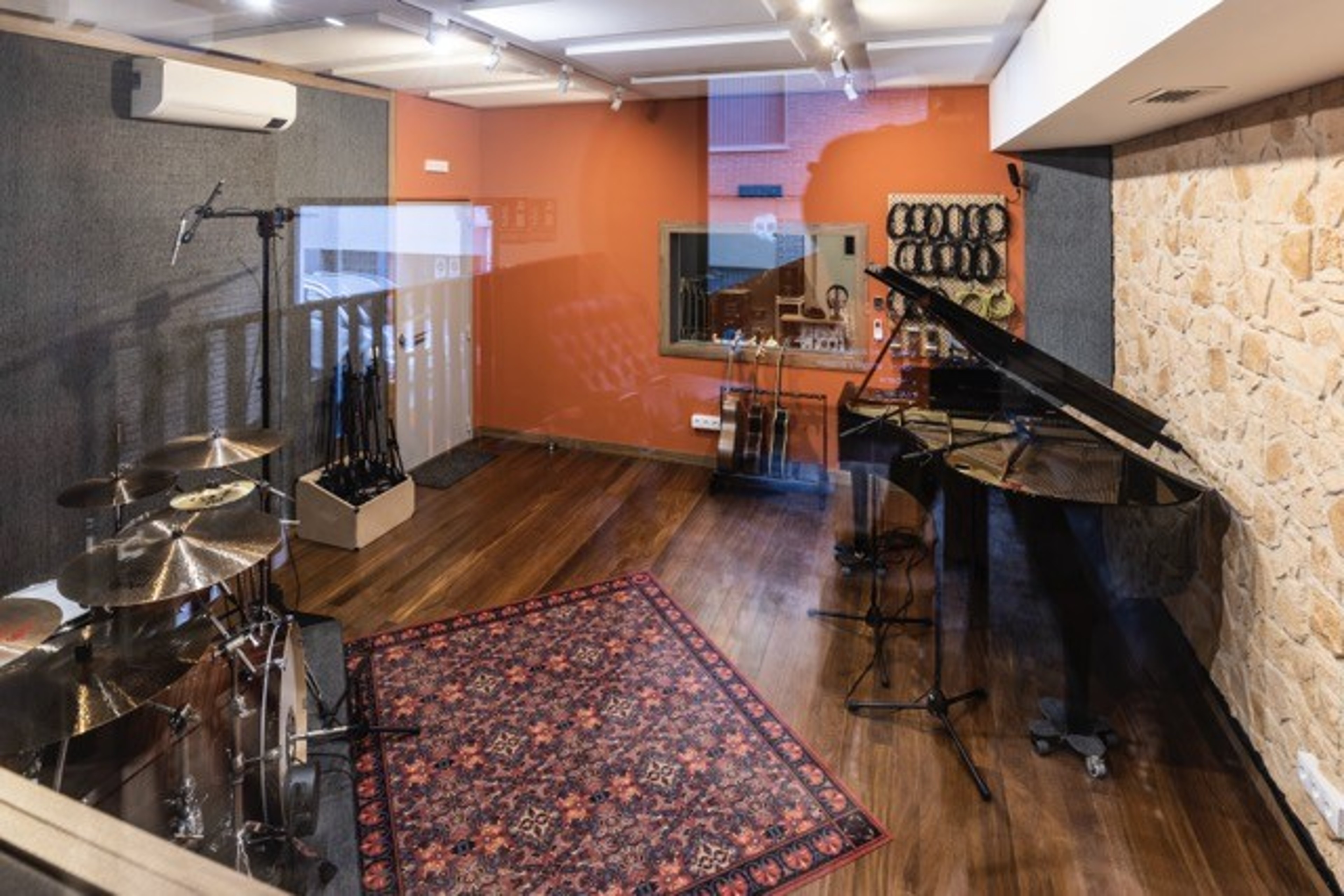Dolby Atmos-certified recording studio in Cáceres — photo 4