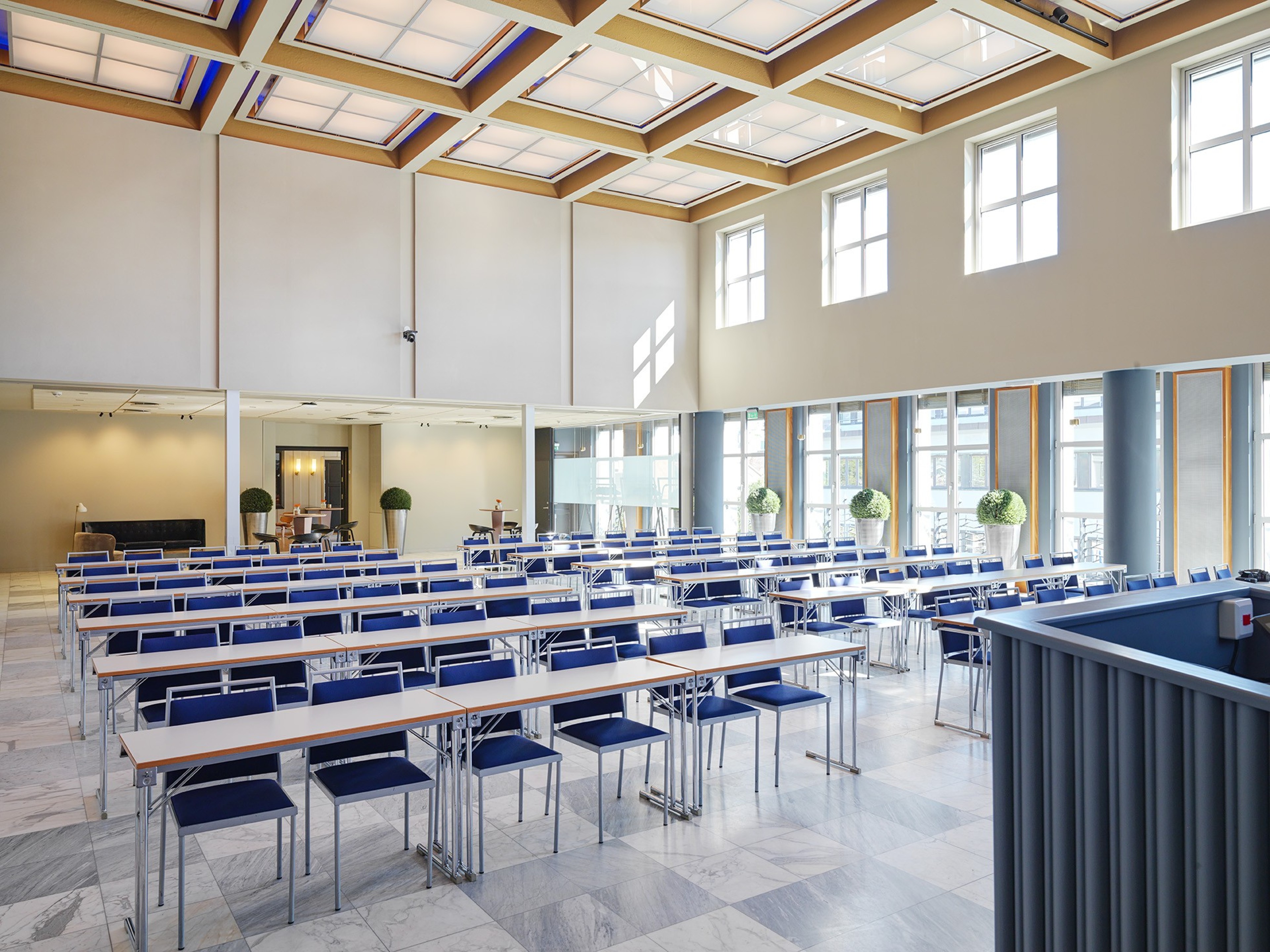 Rådhusplassen - The High Ceiling Conference Room — photo 4