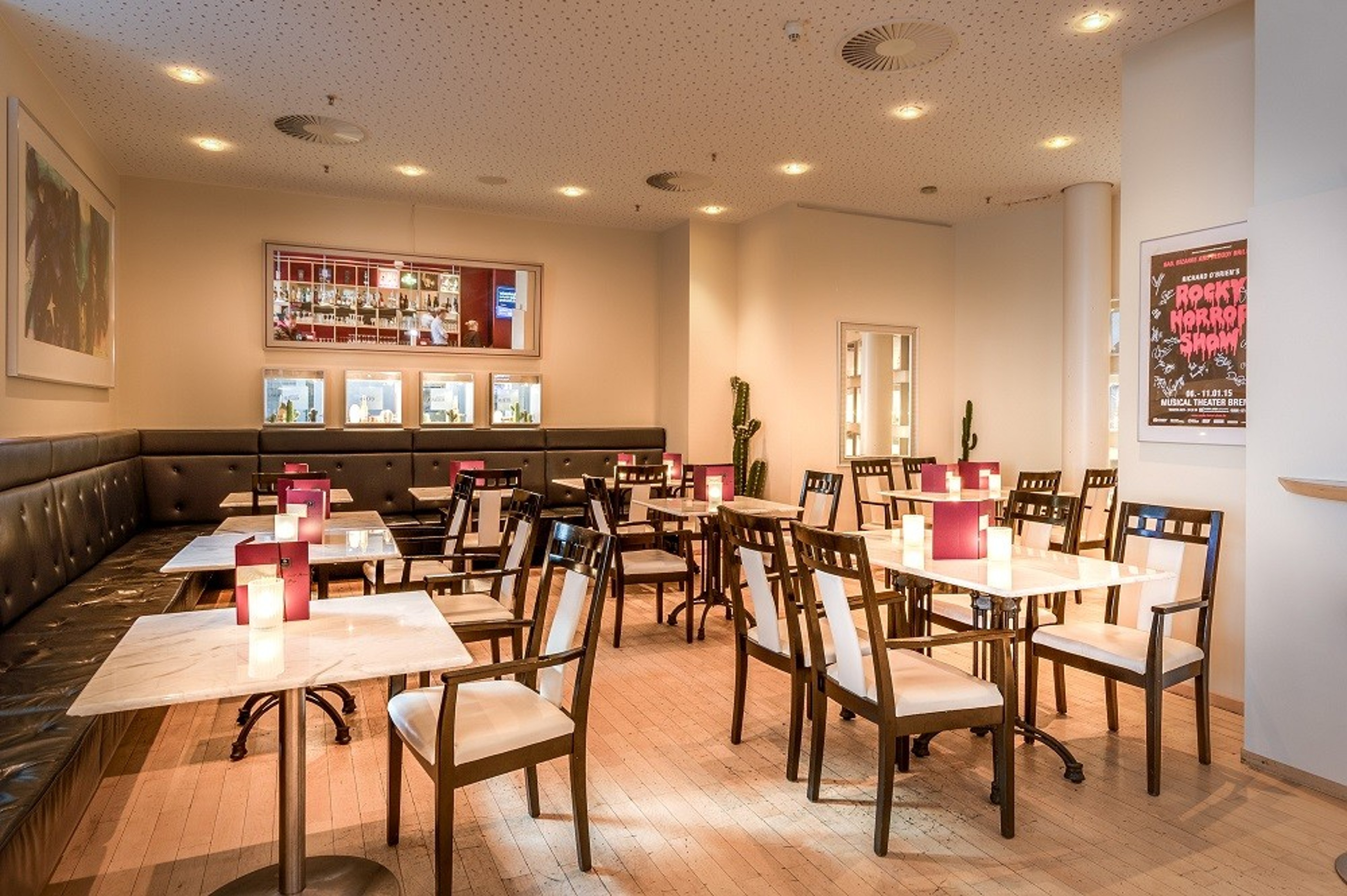 Henry's Bar — 写真2