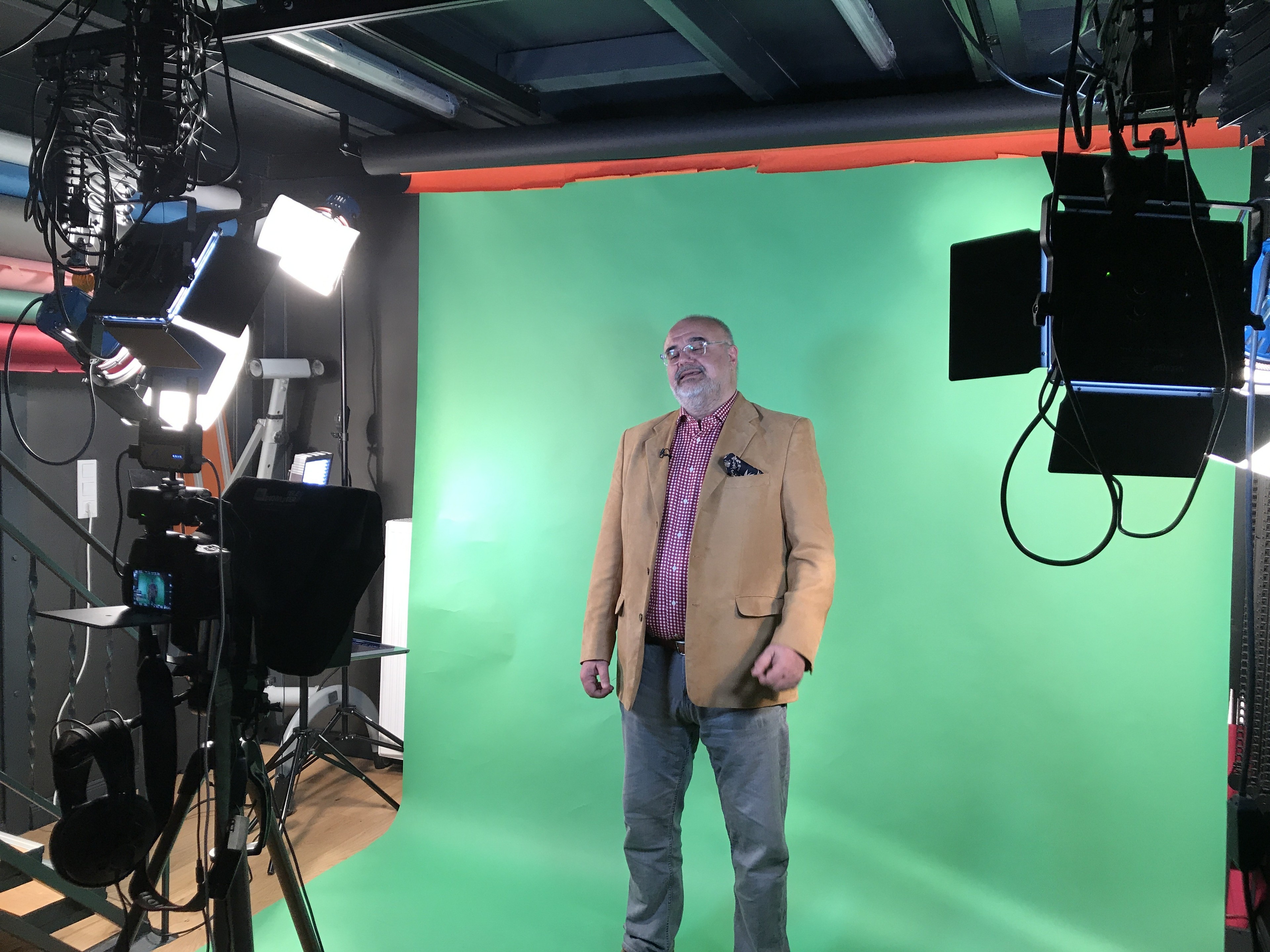 FRO-MEDIA Podcast Studio & Co Working Space — 写真5