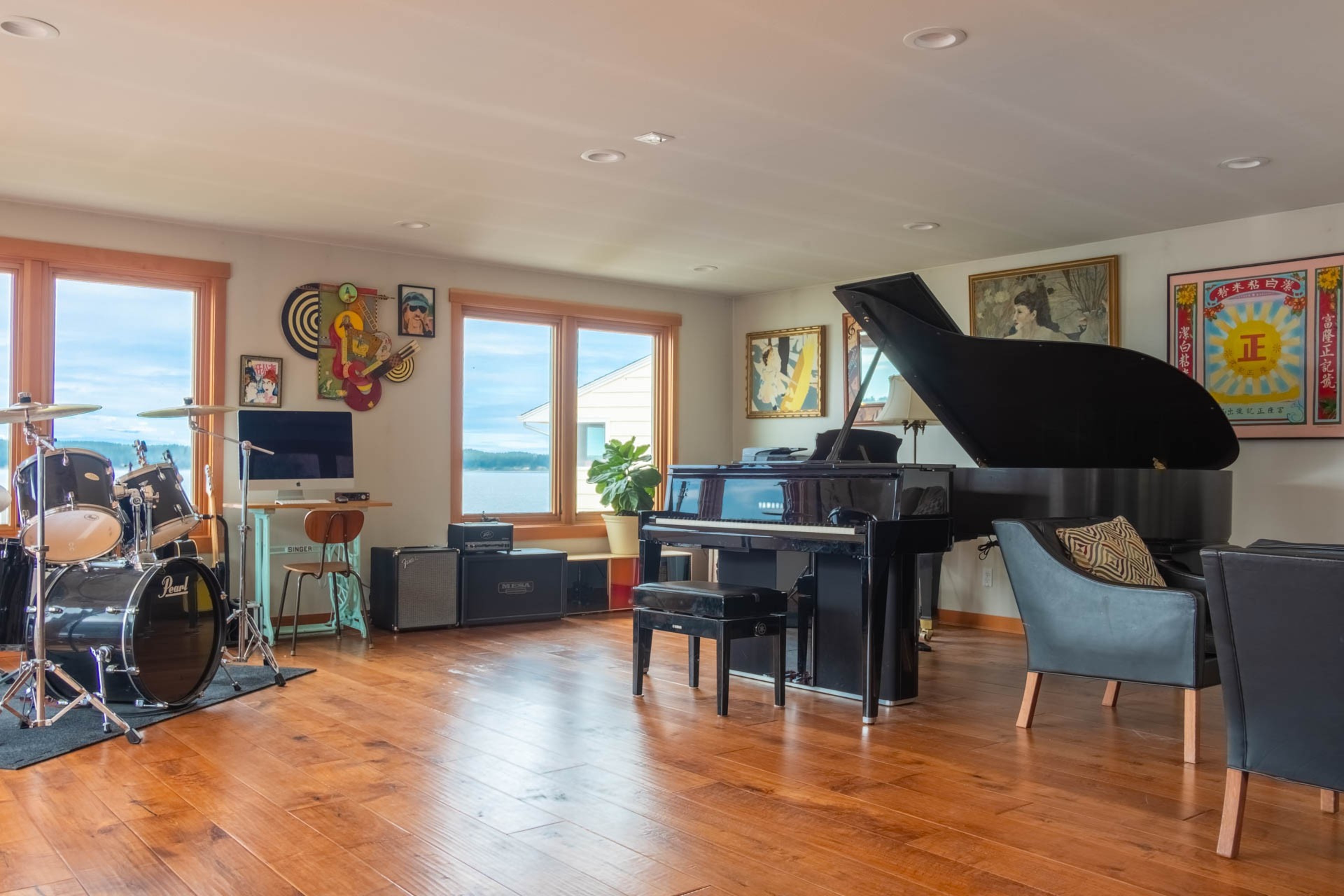 Beachfront Piano Studio