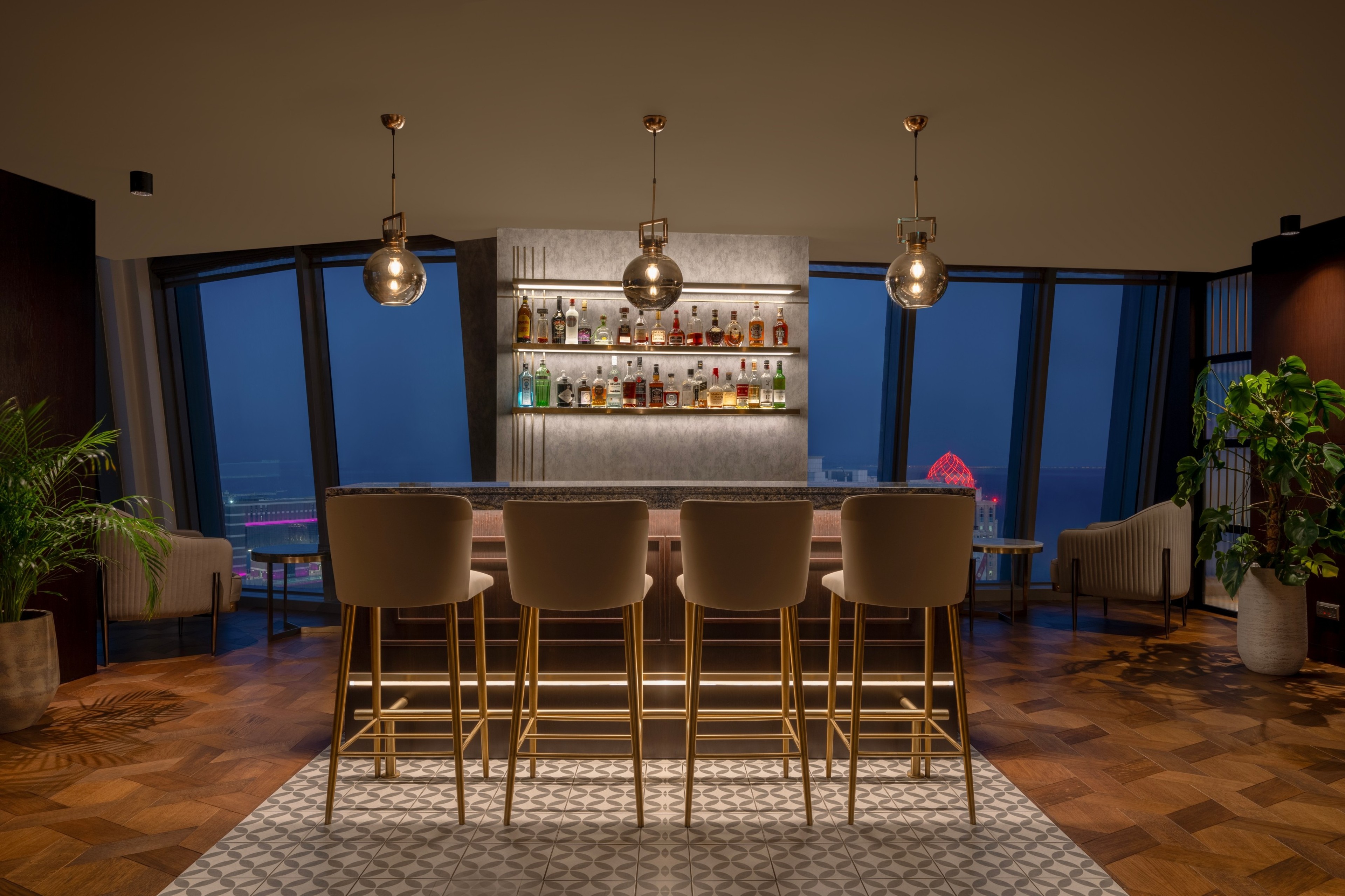 42 Oak & Smoke - A symphony of strength with single malt, smoked spirits and cigars — photo 4