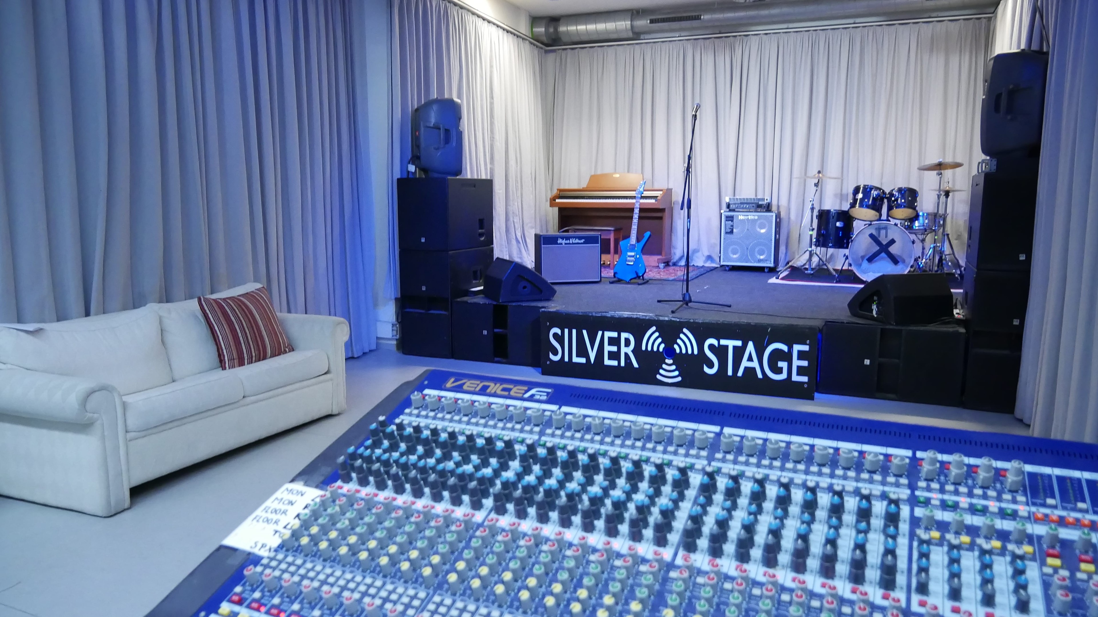 Stage Room — photo 2