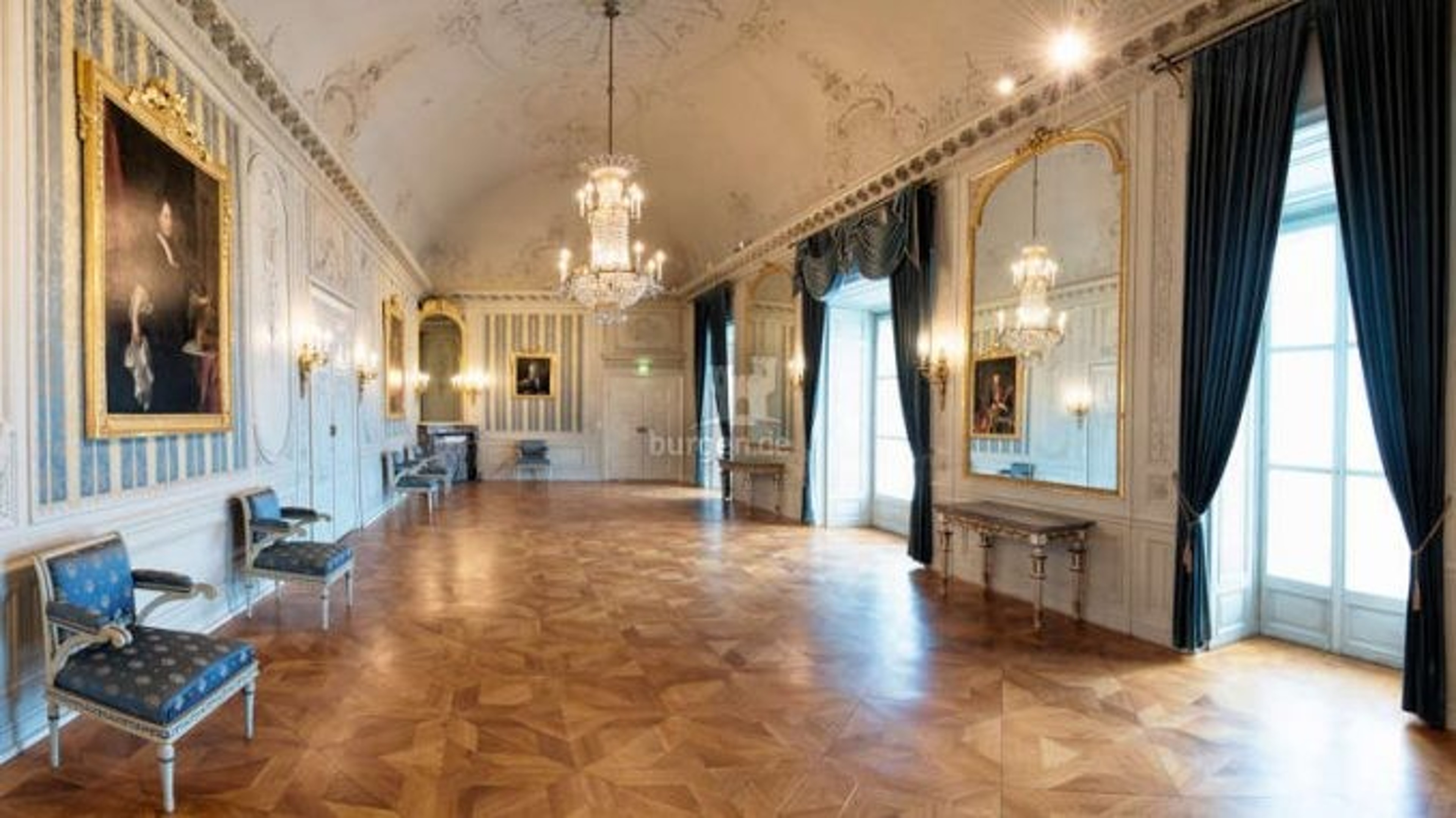 Mirror Hall