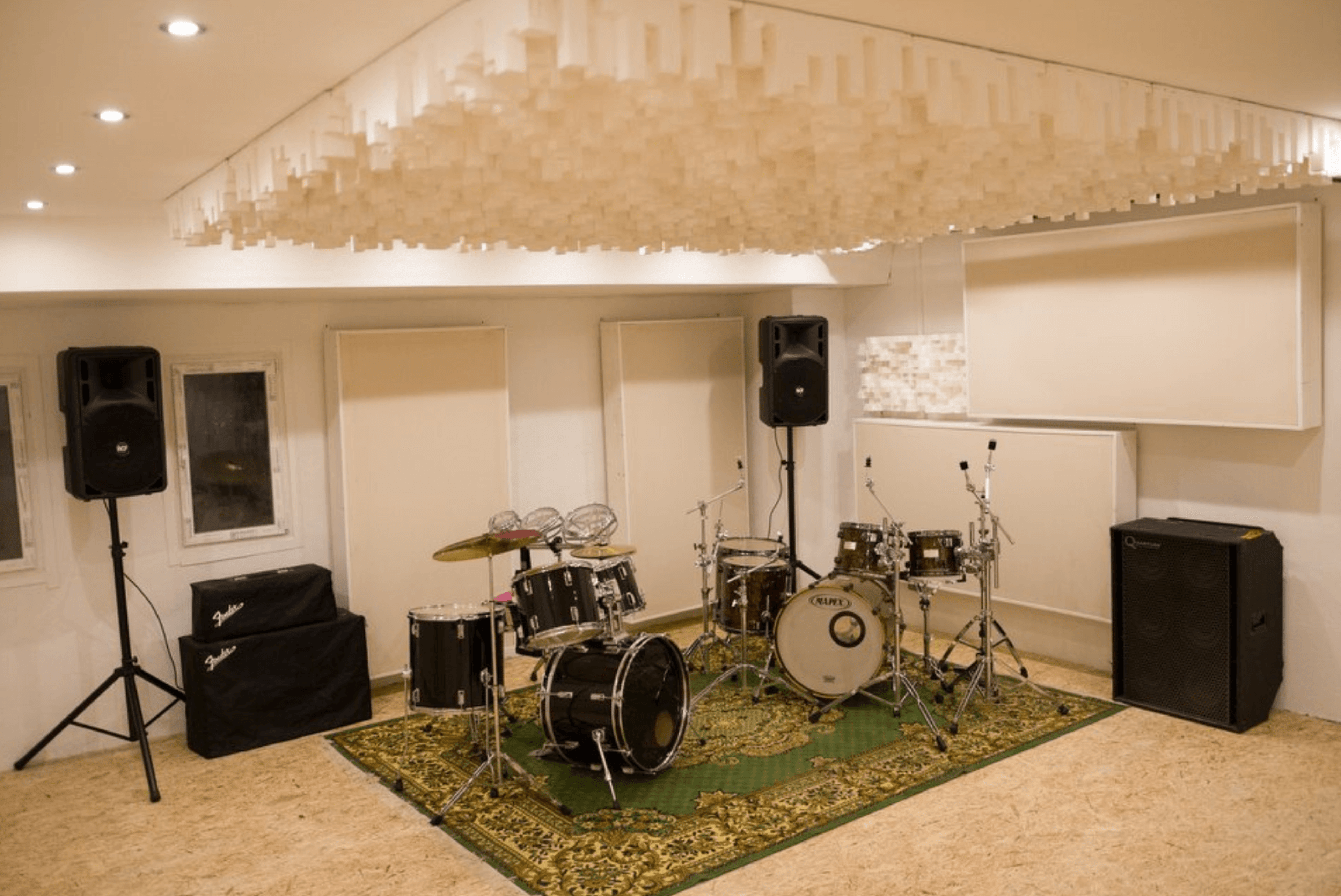 Rehearsing & Recording Studios R#1