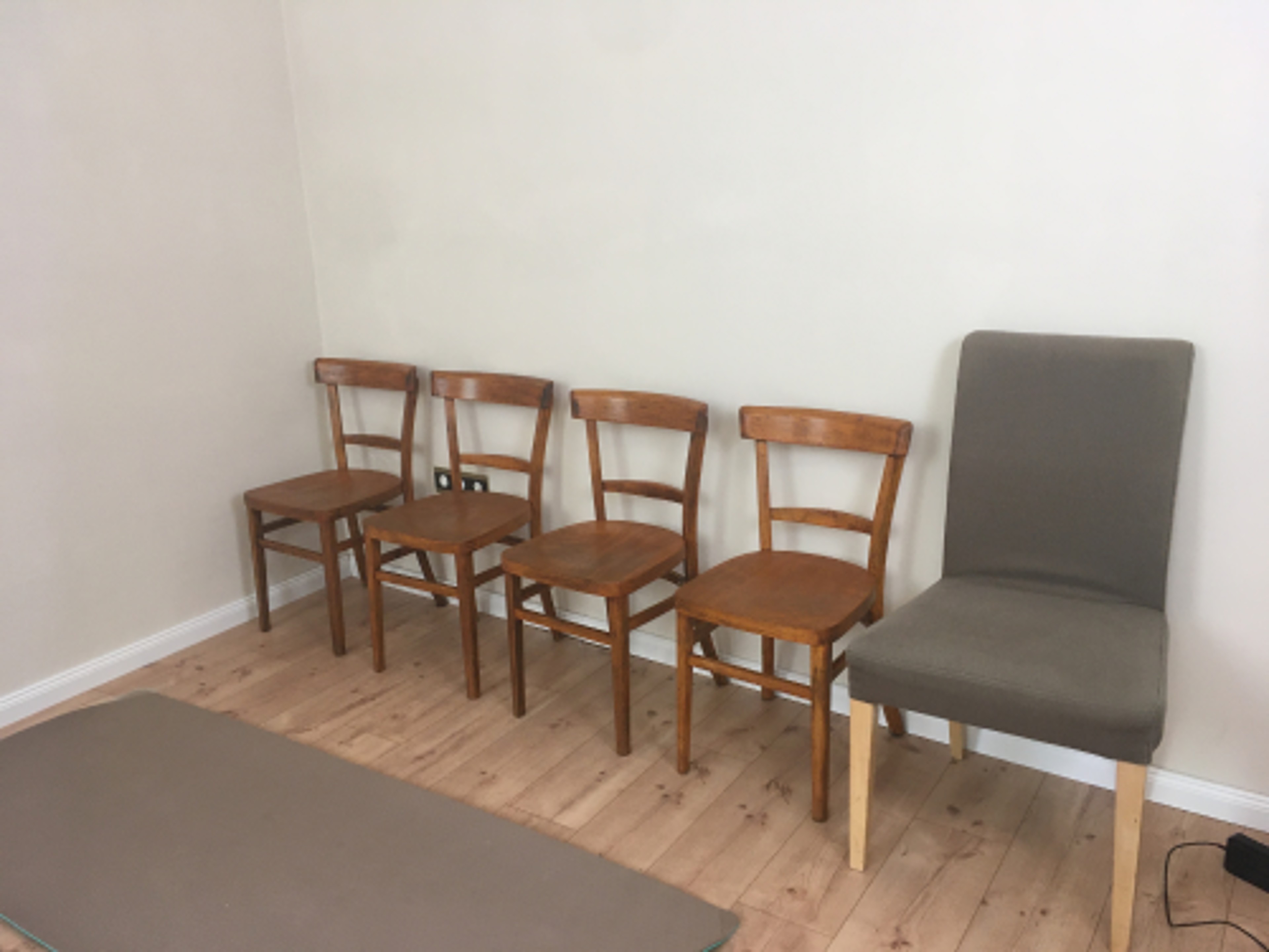 Small, newly renovated studio to make music