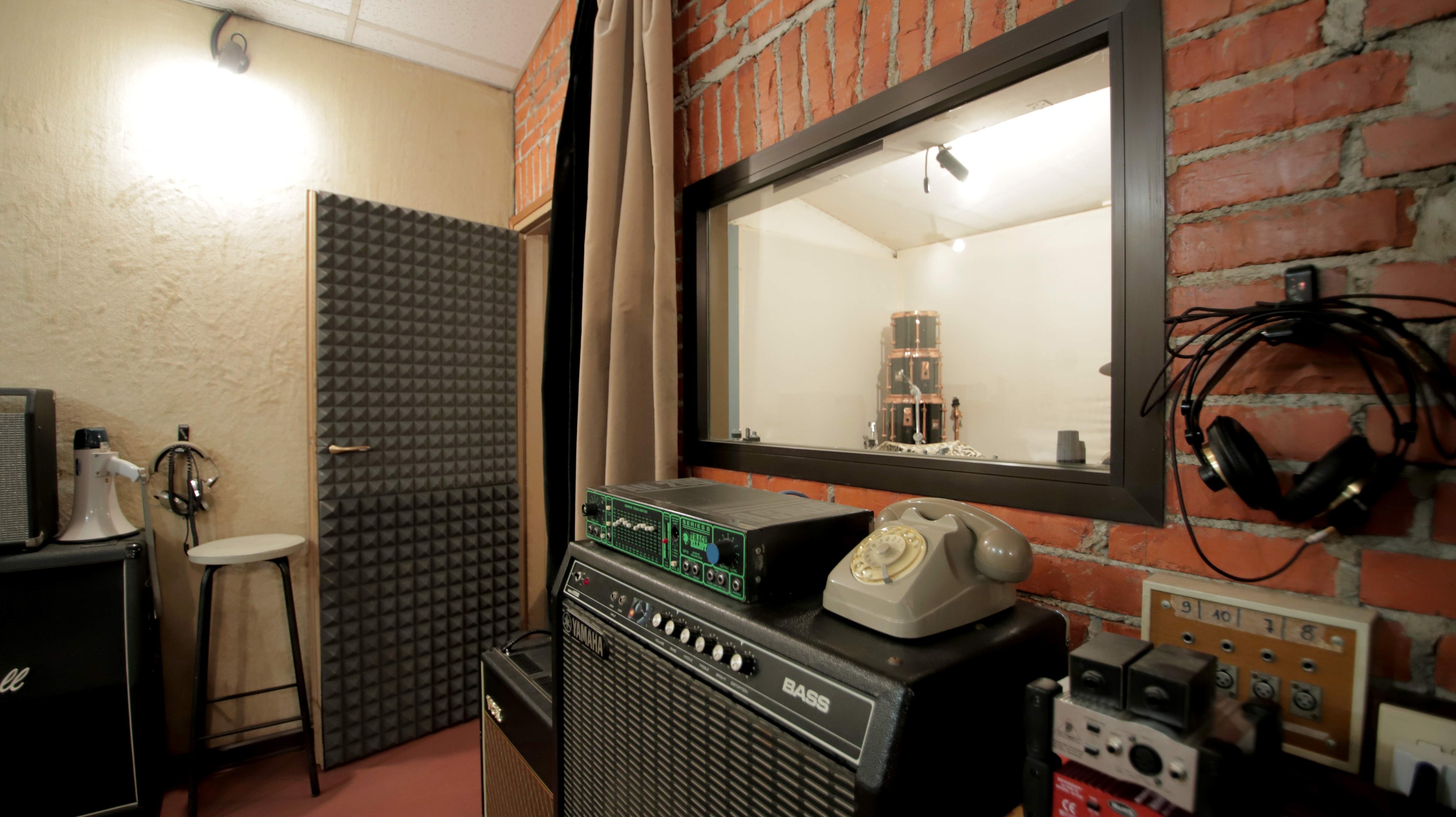 Recording and rehearsal room — photo 3