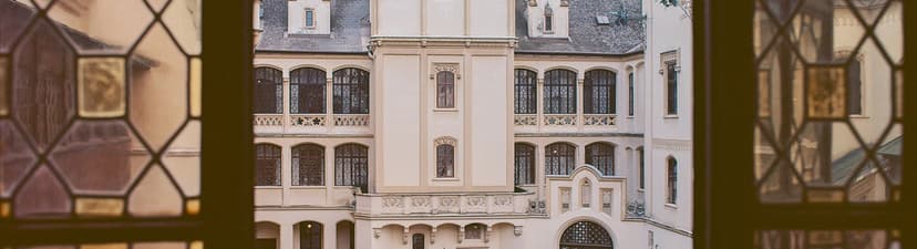G Courtyard & Heuriger