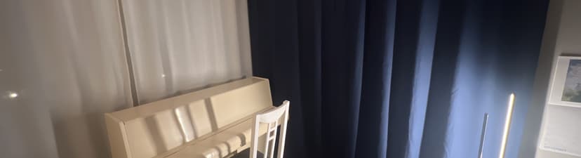Haugesund/Førre - Living room with upright piano