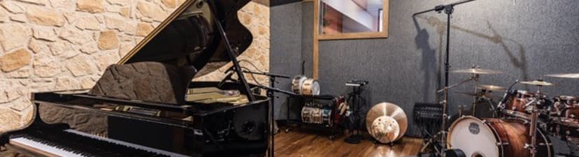 Dolby Atmos-certified recording studio in Cáceres